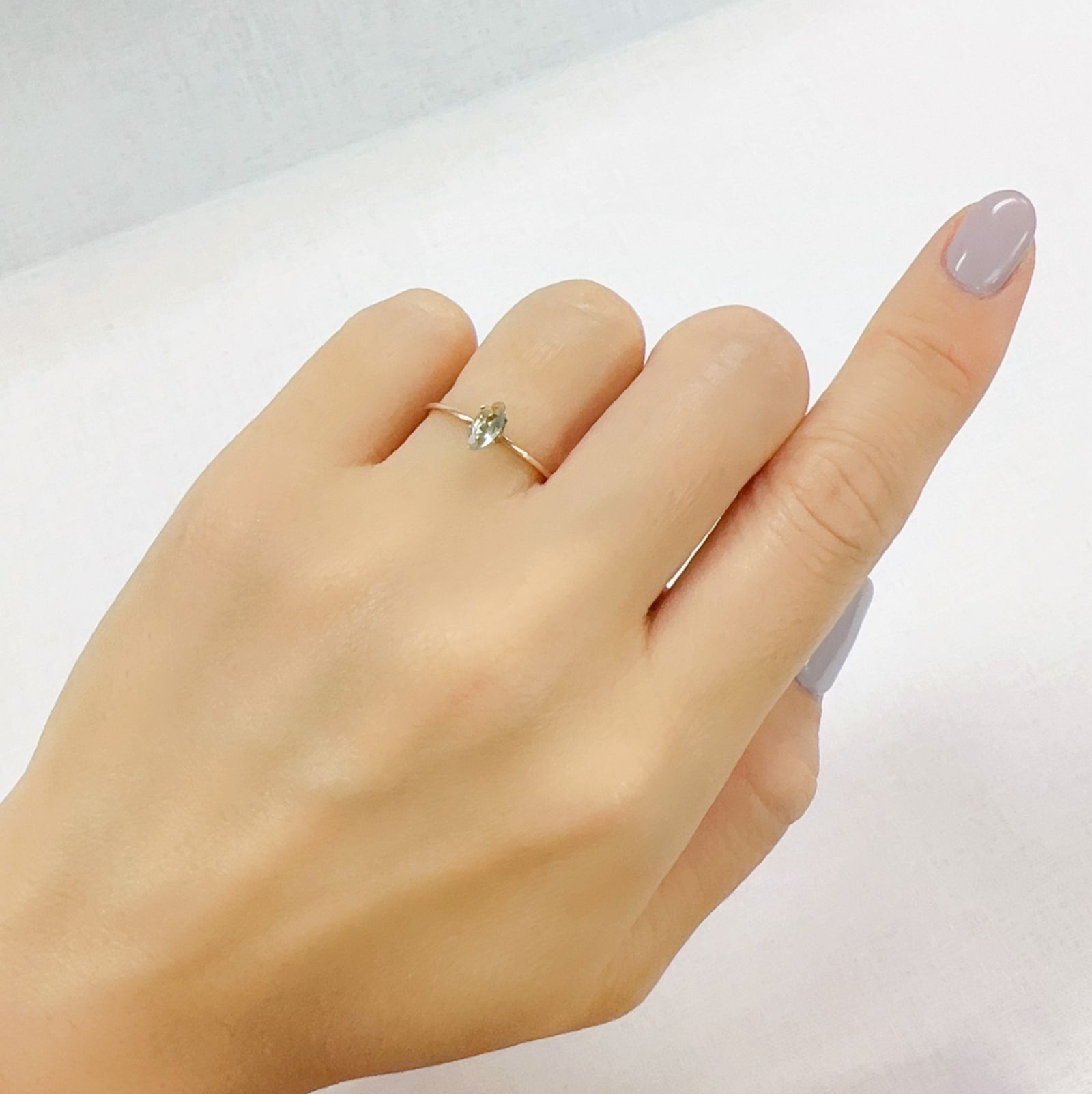 バイカラーサファイア(宝石名サファイア)スリランカ 0.38ct 識別済[230823024]6.8x3.1mm前後