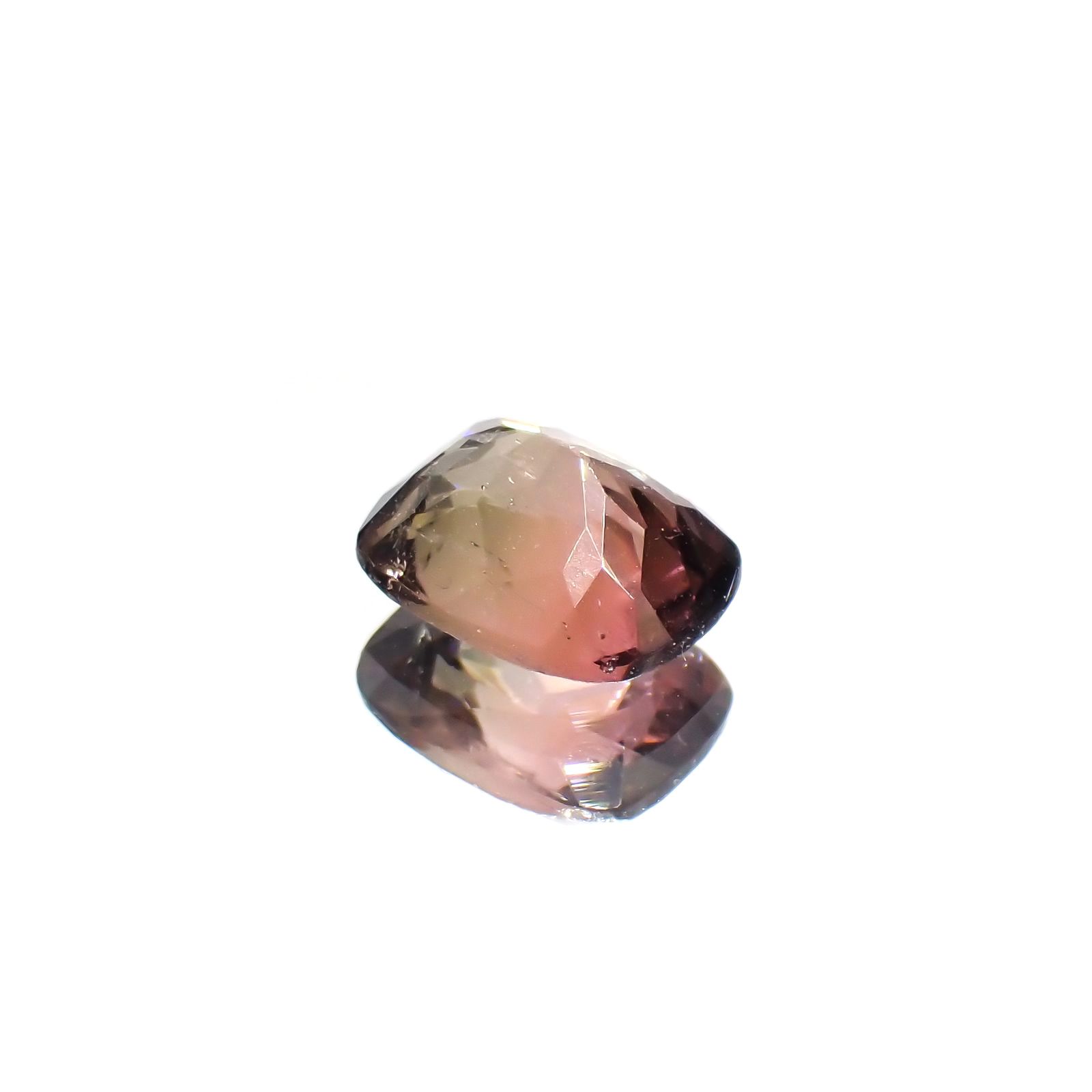 バイカラートルマリン(宝石名トルマリン)コンゴ産 1.82ct 識別済[250114992]8.3x6.6mm前後