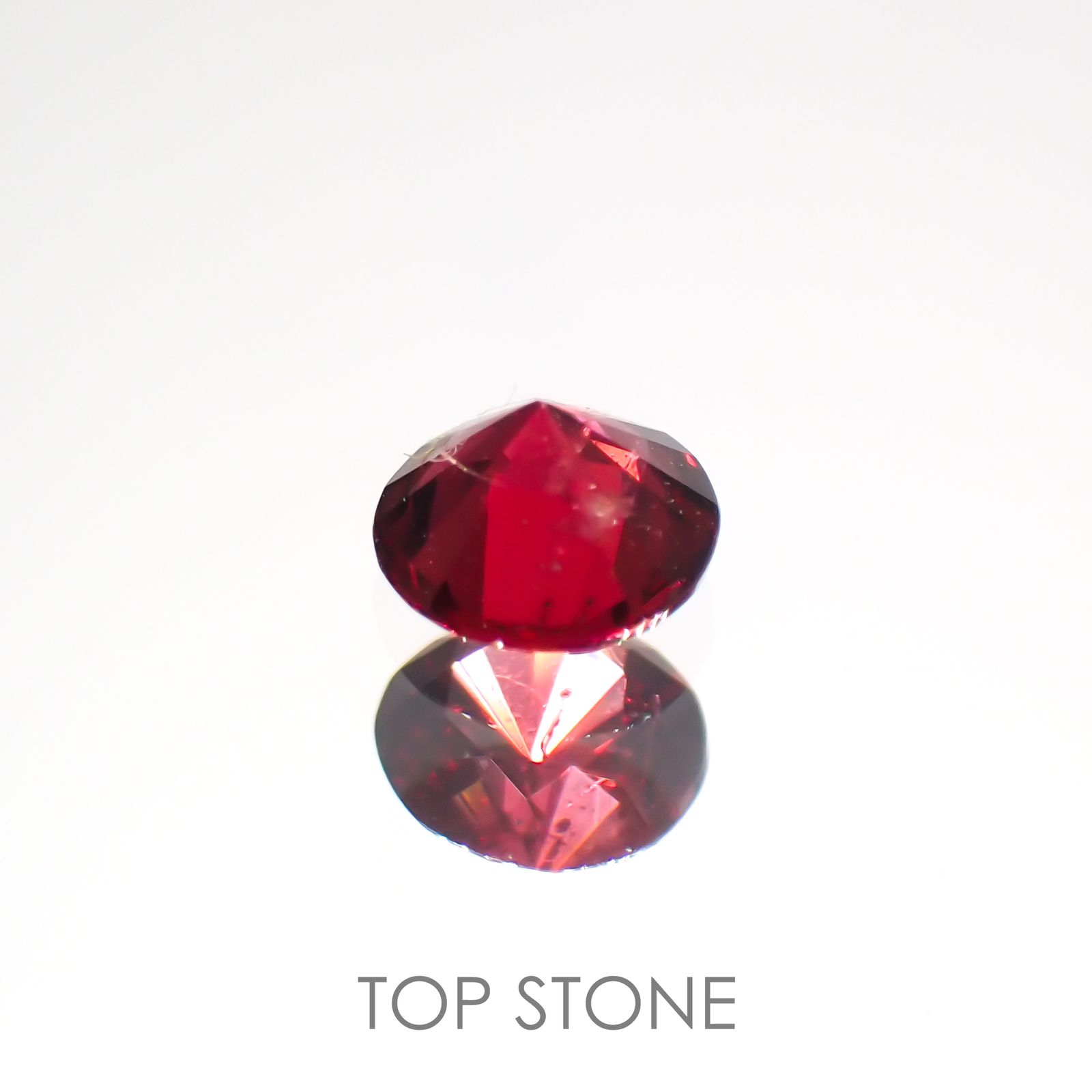 レッドスピネル(宝石名レッド・スピネル)タンザニア産 0.16ct 識別済[220114323]3.3x3.3mm前後