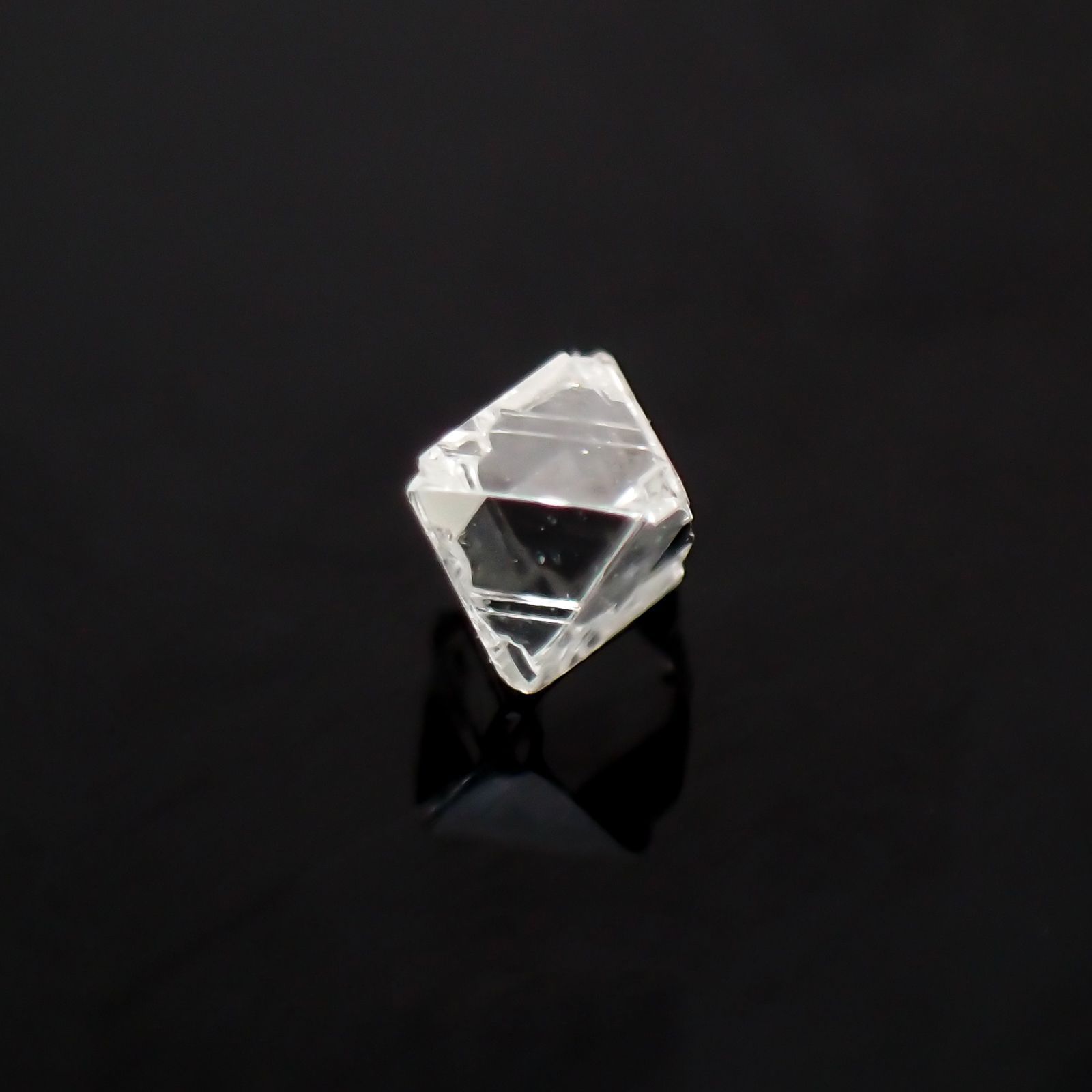 ソーヤブルダイヤモンド(宝石名ダイアモンド) ロシア産 原石・結晶 0.071ct 識別済[210410558]2.5×2.5mm前後