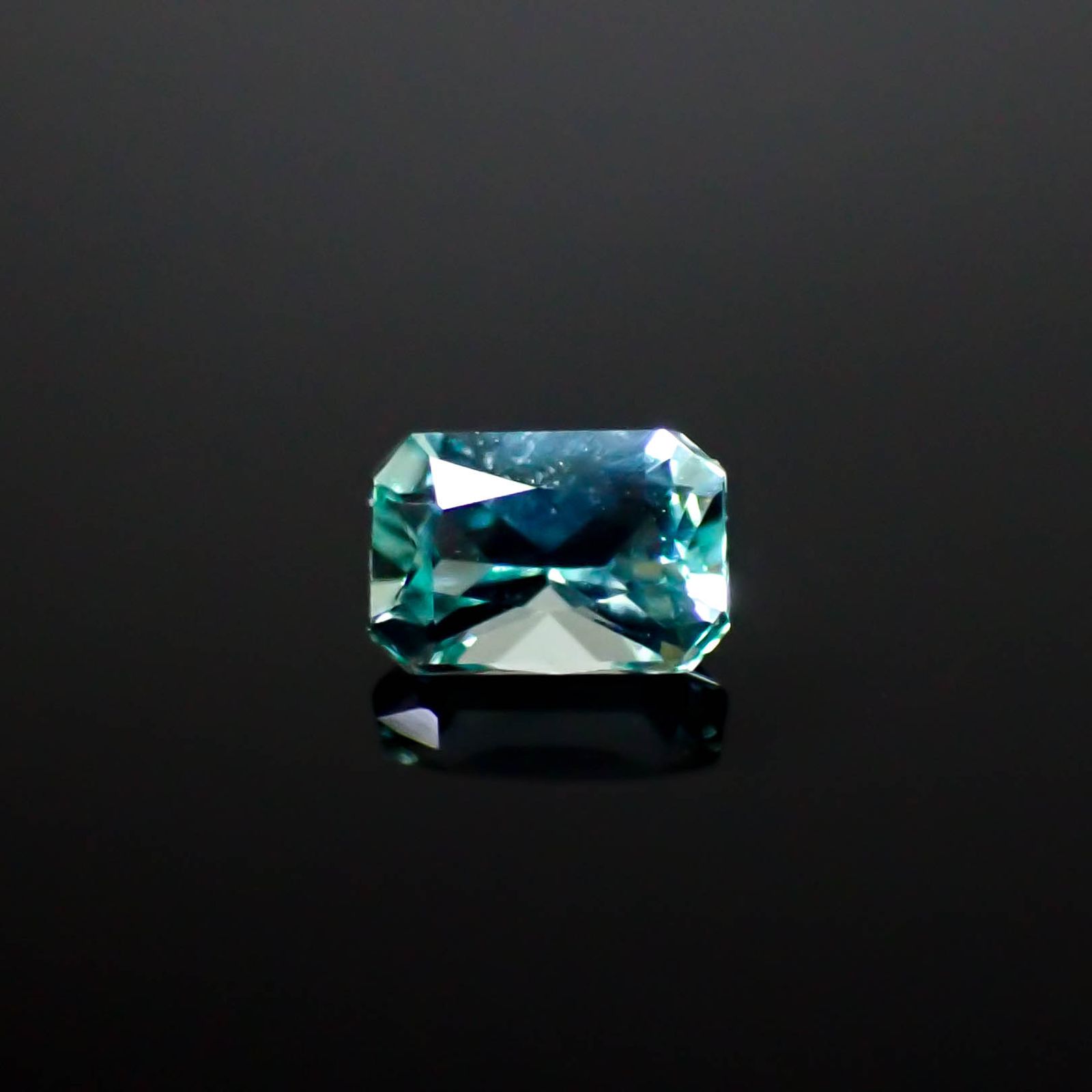 ミントベリル ナイジェリア産 0.31ct [250430198]5x3.4mm前後