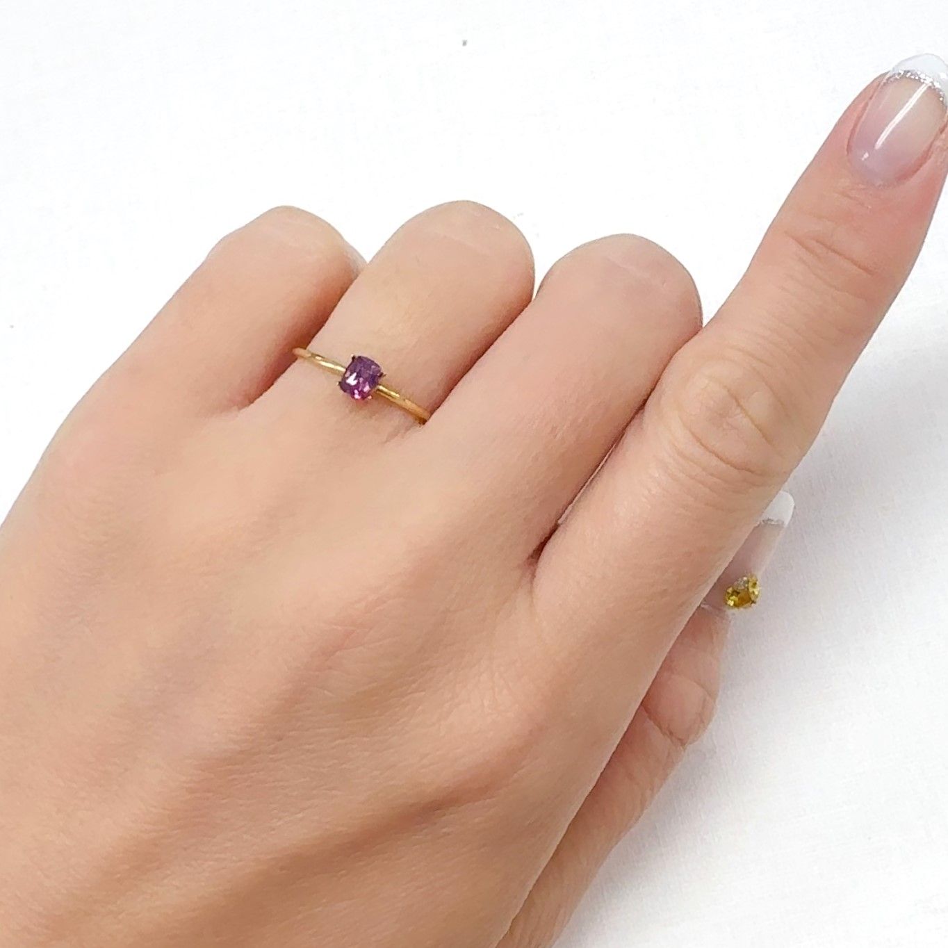 パープルサファイア 非加熱 パキスタン・カシミール地方産 0.37ct[240628403]4.5x3.4mm前後