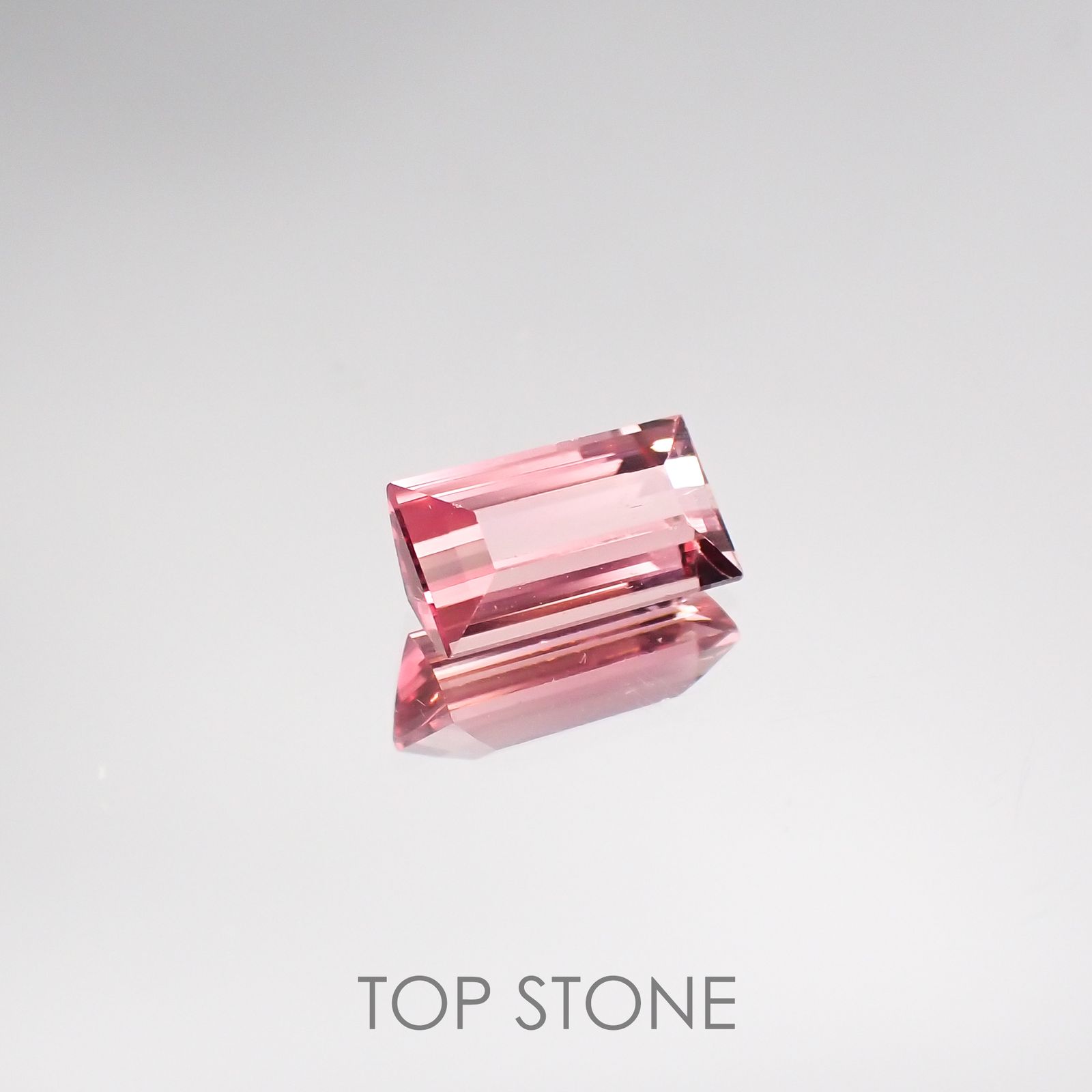 ピンクトルマリン パパラチャカラー(宝石名ピンク・トルマリン) ルワンダ産 1.178ct ソ付(彩珠)[210711593]8.1×4.5mm前後