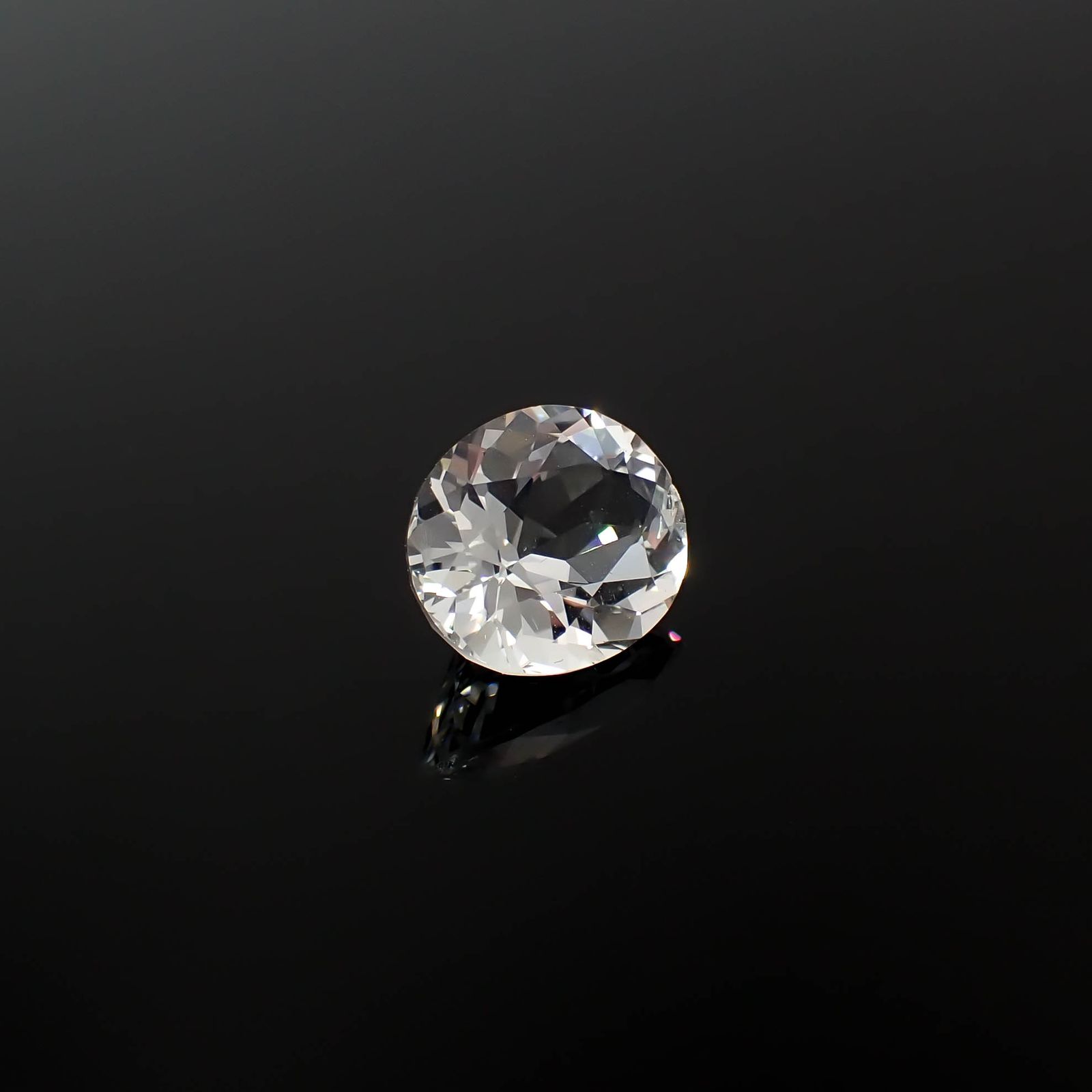 オーソクレース(宝石名ホワイト・オーソクレース)マダガスカル産 3.46ct 識別済[240628000]11.5x9.4mm前後