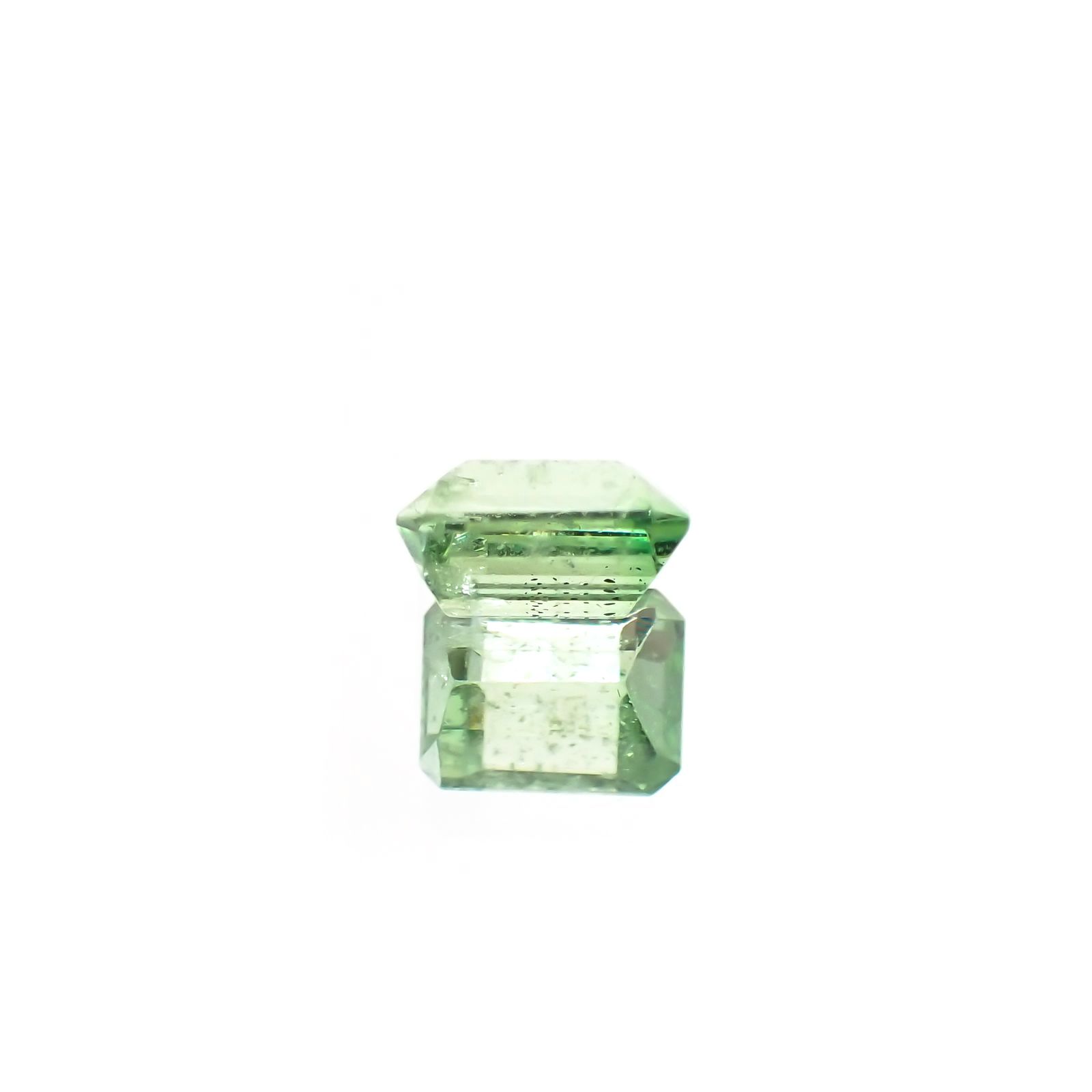 バイカラーツァボライト(宝石名グリーン グロッシュラー・ガーネット) タンザニア産 1.19ct 識別済[210711908]6.5×5mm前後