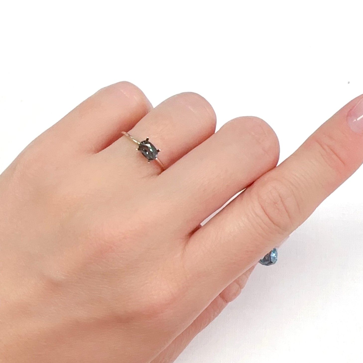 カラーチェンジアンデシン モンゴル産 0.40ct[240226320]5.9x3.9mm前後