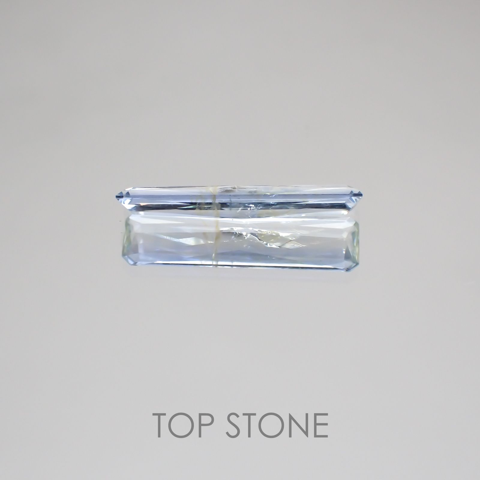 ジェレメジェバイト ナミビア産 原石・結晶 1.23ct ソーティング付[19111629]15.5×4mm前後