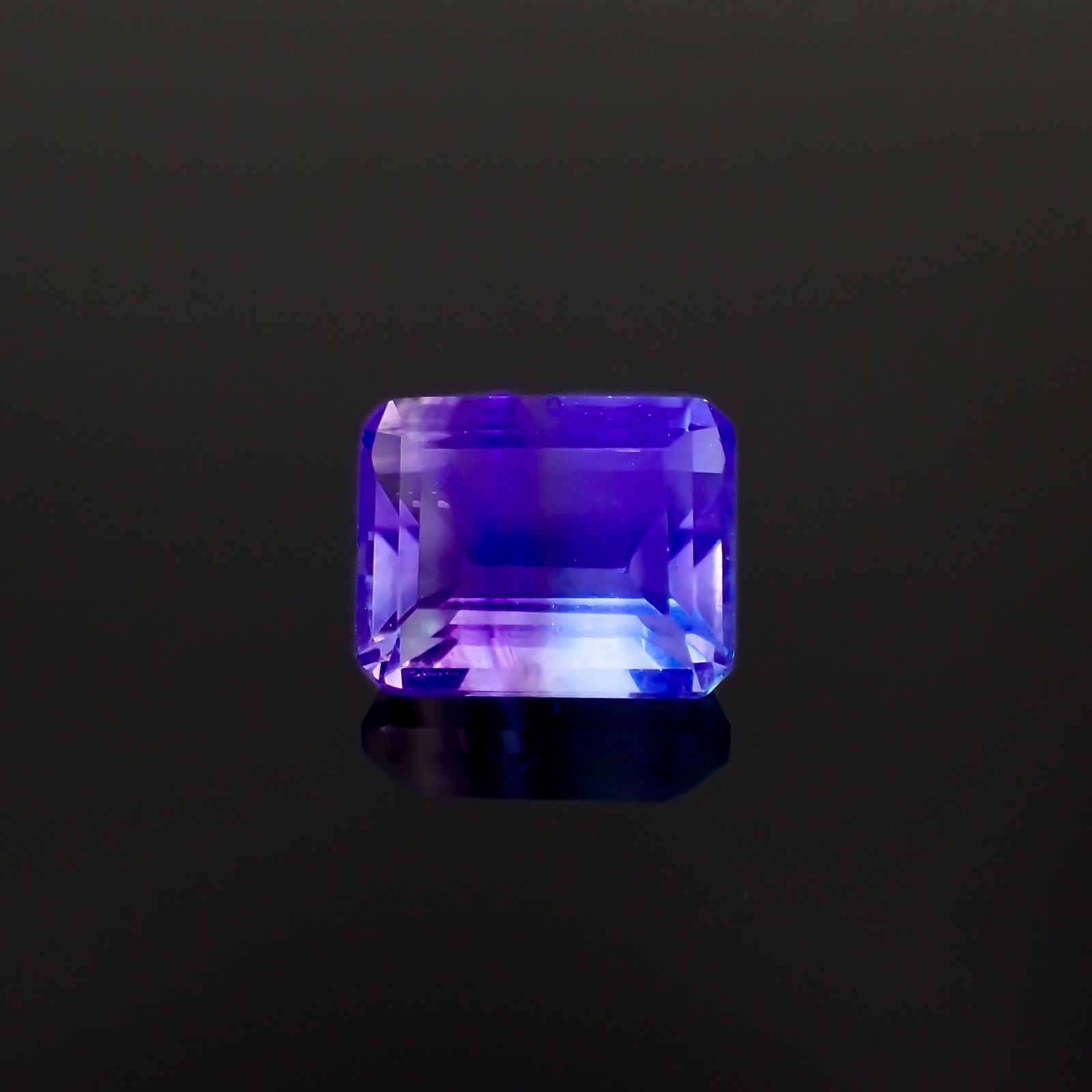 パーティカラーフローライト フルオレッセンス ブラジル産 4.52ct[230823264]10.2x8.1mm前後