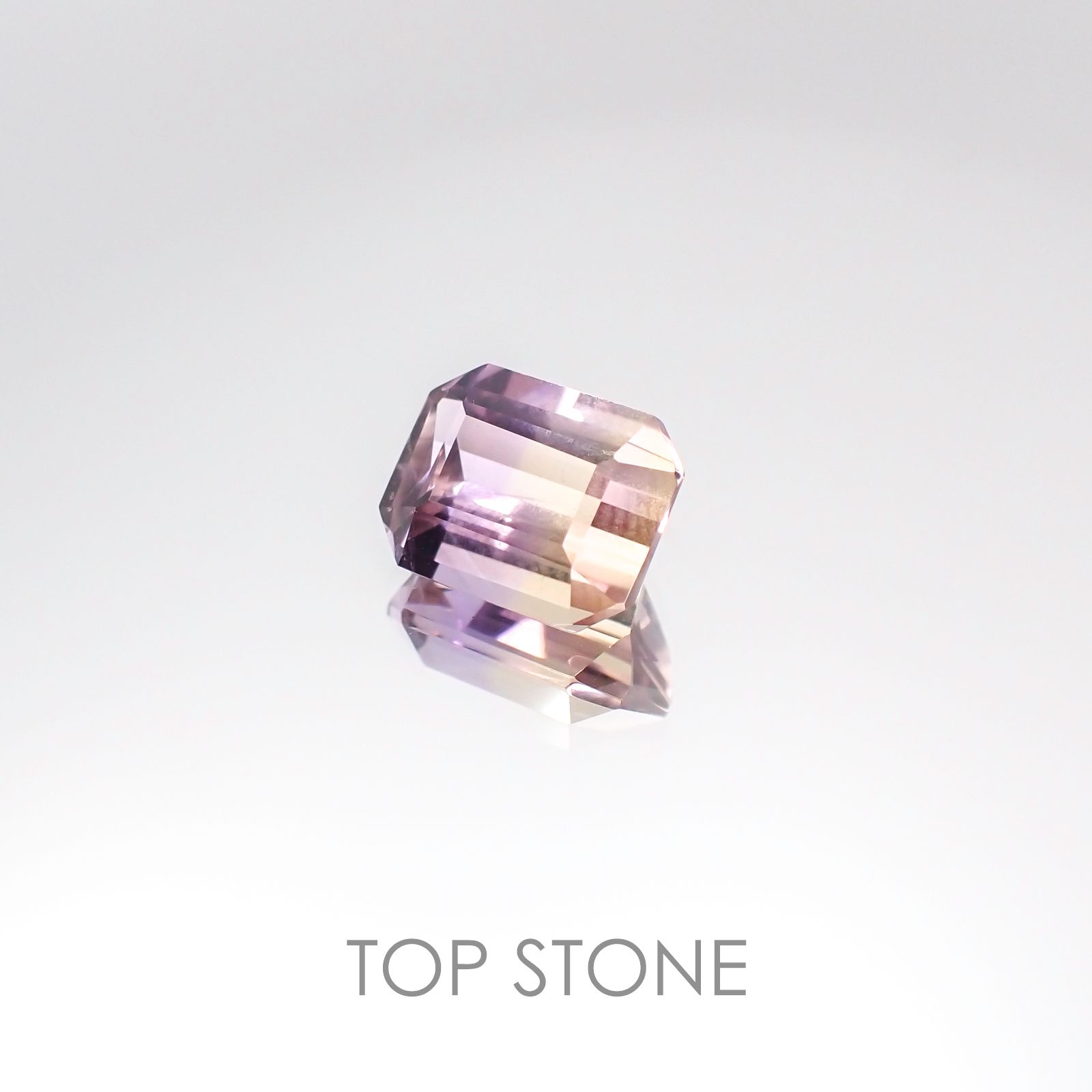 アメトリン(宝石名バイカラー・クォーツ/別名アメトリン) ボリビア産 2.16ct 識別済[20106888]8.7×6.8mm前後
