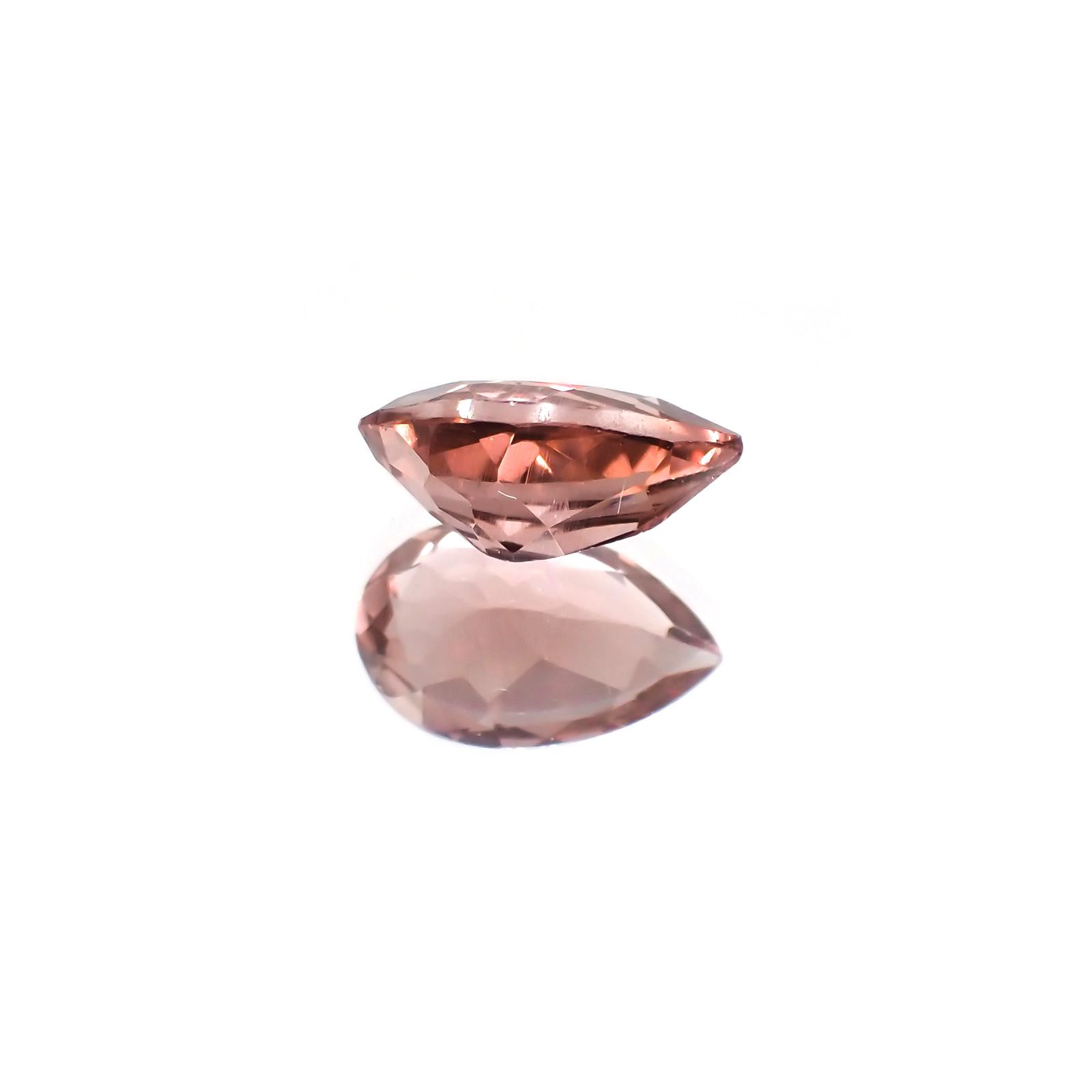 ピンクアパタイト(宝石名アパタイト) ブラジル産 1.18ct 識別済[21029864]8.6×5.6mm前後
