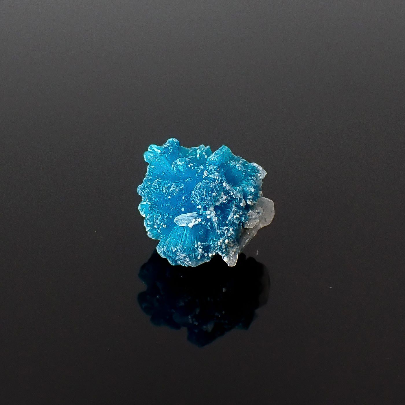 カバンサイト原石 インド産 3.66ct / 12.1x10.8mm前後 [260431952]