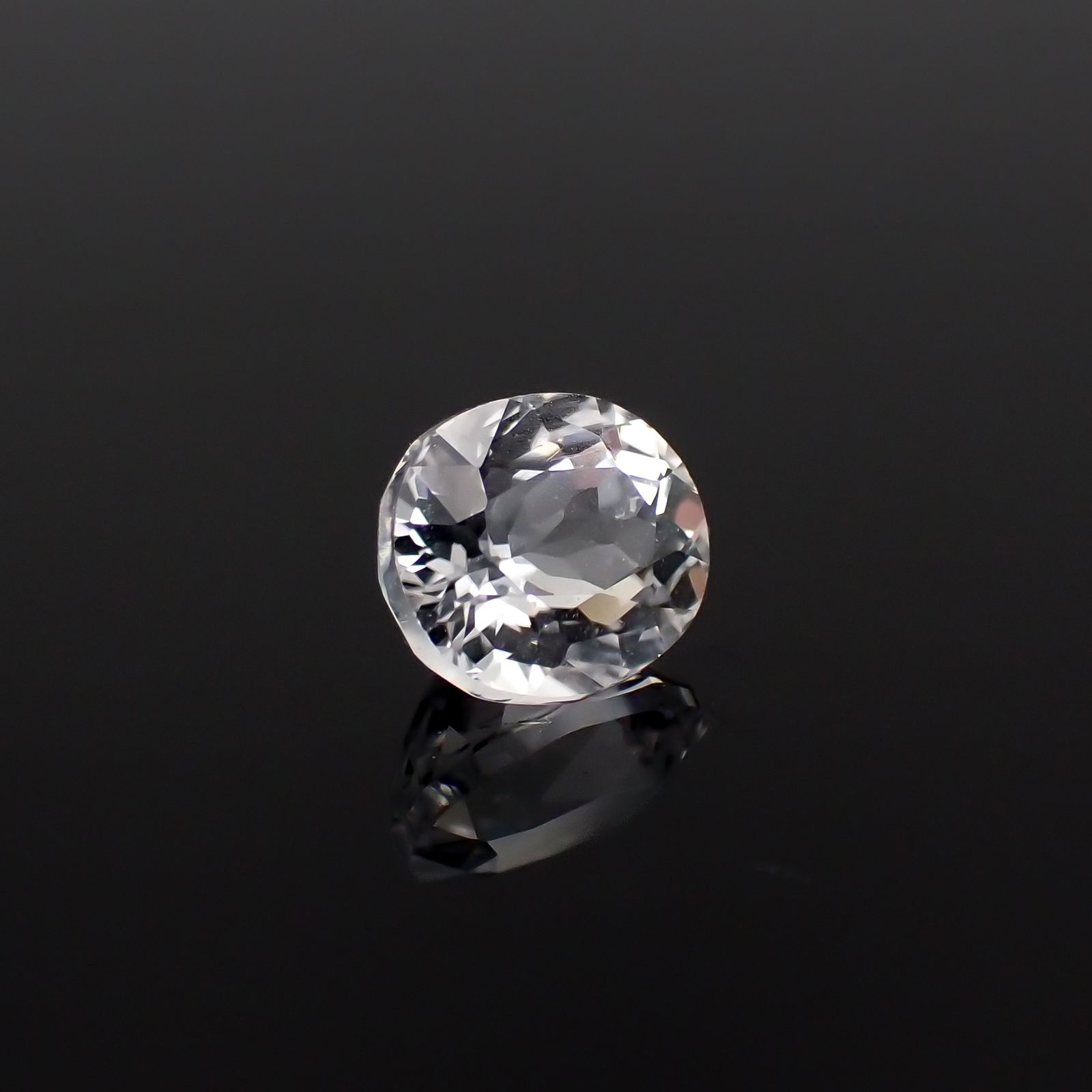 フェナカイト(宝石名フェナカイト)ブラジル産 0.60ct 識別済[230923399]5.5x4.7mm前後