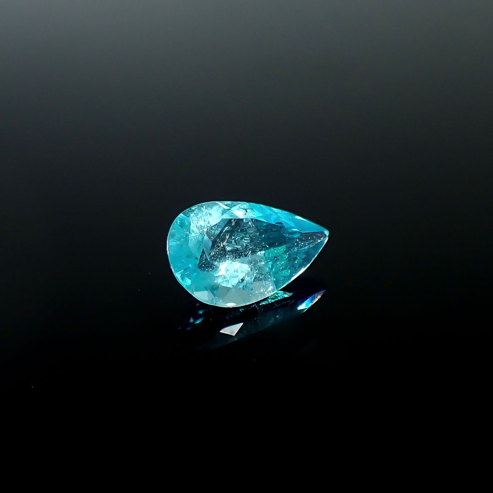 パライバトルマリン(宝石名トルマリン/別名パライバ・トルマリン)ブラジル産 GIA鑑付 1.62ct / 10.66x6.68mm前後 [251031347]