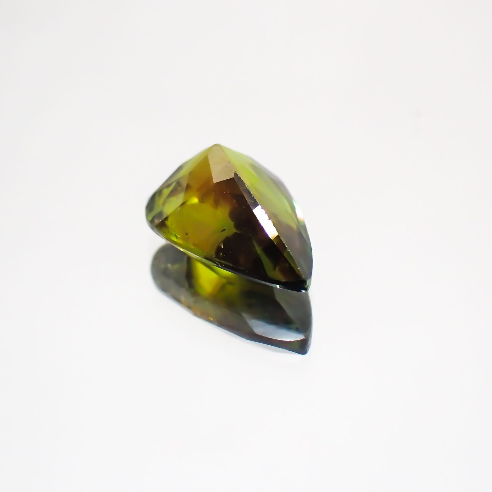 スフェーン(宝石名スフェーン) パキスタン産 1.28ct 識別済[21059445]9.1×5.9mm前後