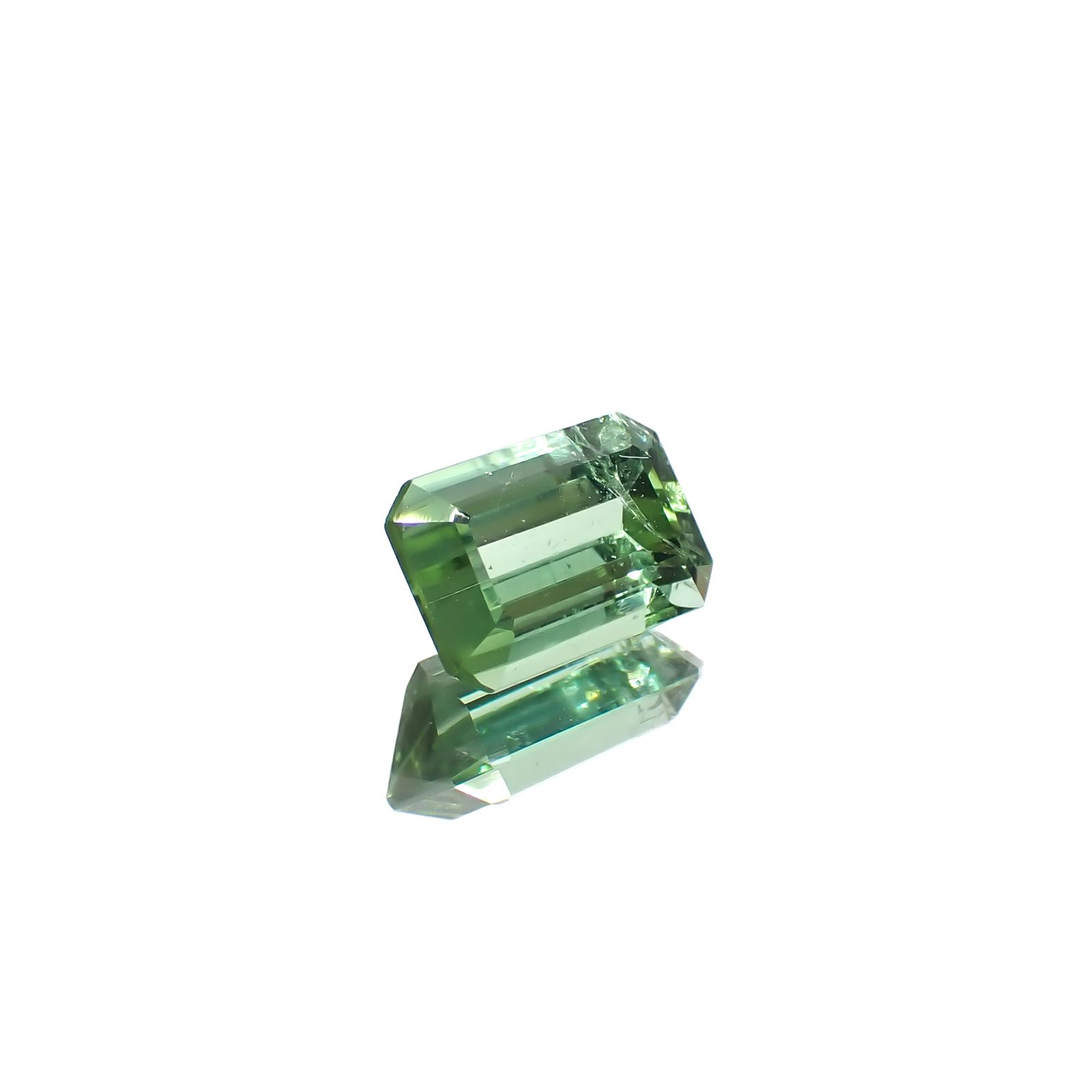 グリーントルマリン(宝石名トルマリン)アフガニスタン産 1.08ct 識別済[240527793]7.3x4.9mm前後