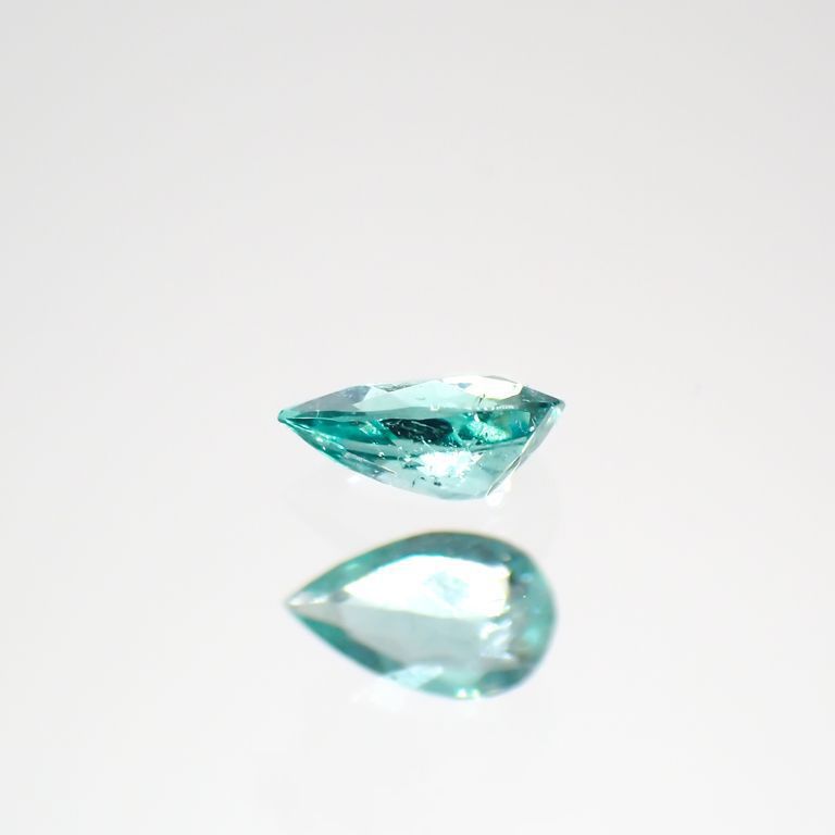 パライバトルマリン(宝石名トルマリン/別名パライバ・トルマリン)ブラジル・パライバ州バターリャ鉱山産 0.054ct 識別済[220114909]3.3x2mm前後