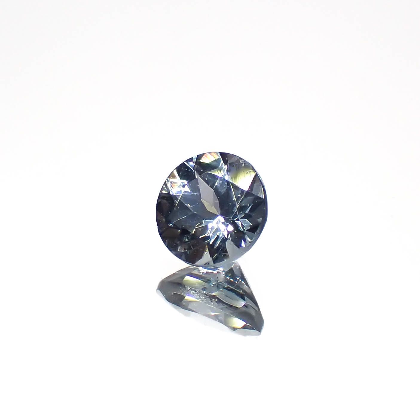 グレースピネル タンザニア産 0.40ct[230421535]4.4x4.4mm前後