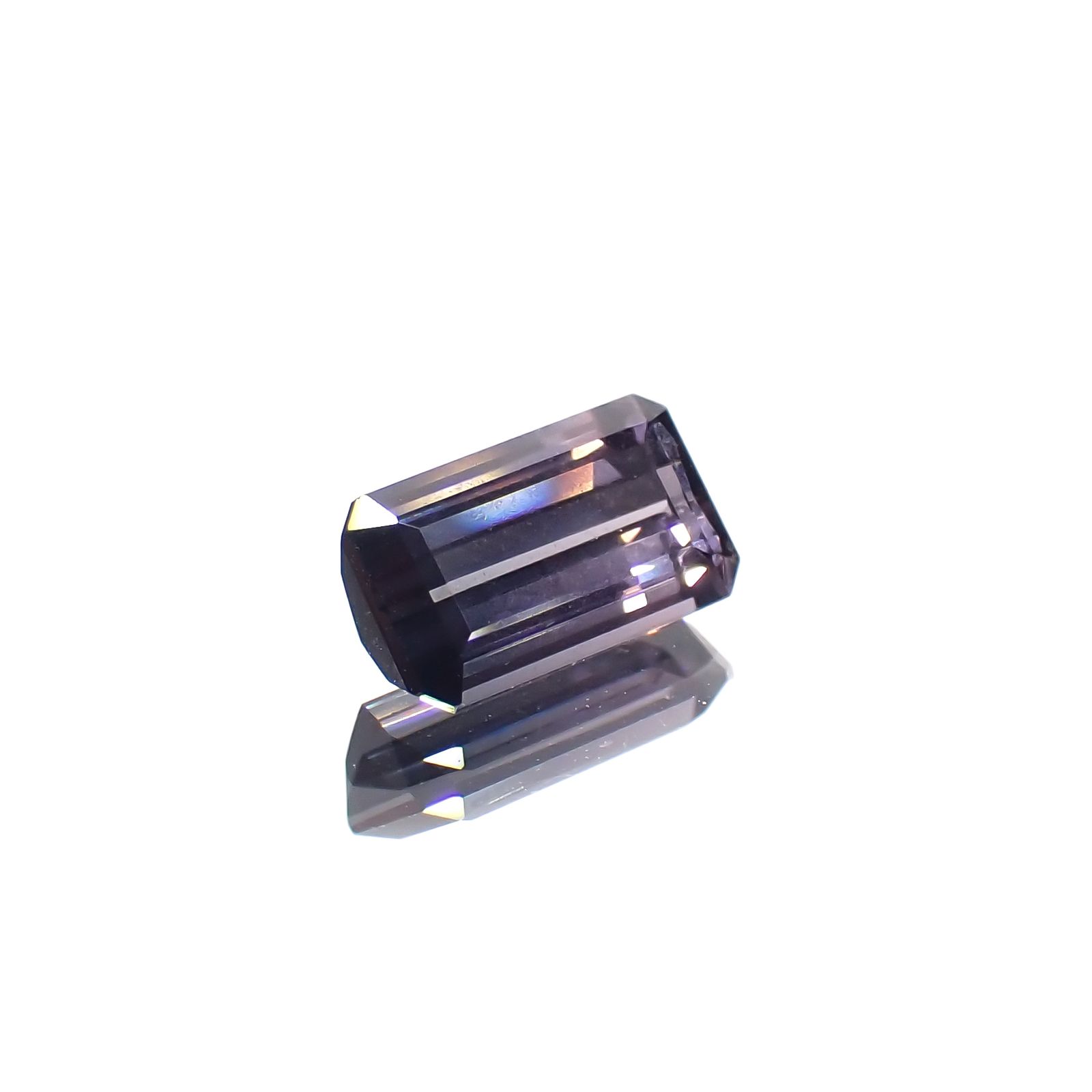 バイカラースピネル フルオレッセンス タンザニア/マダガスカル産 0.64ct[230722678]6.4x3.7mm前後