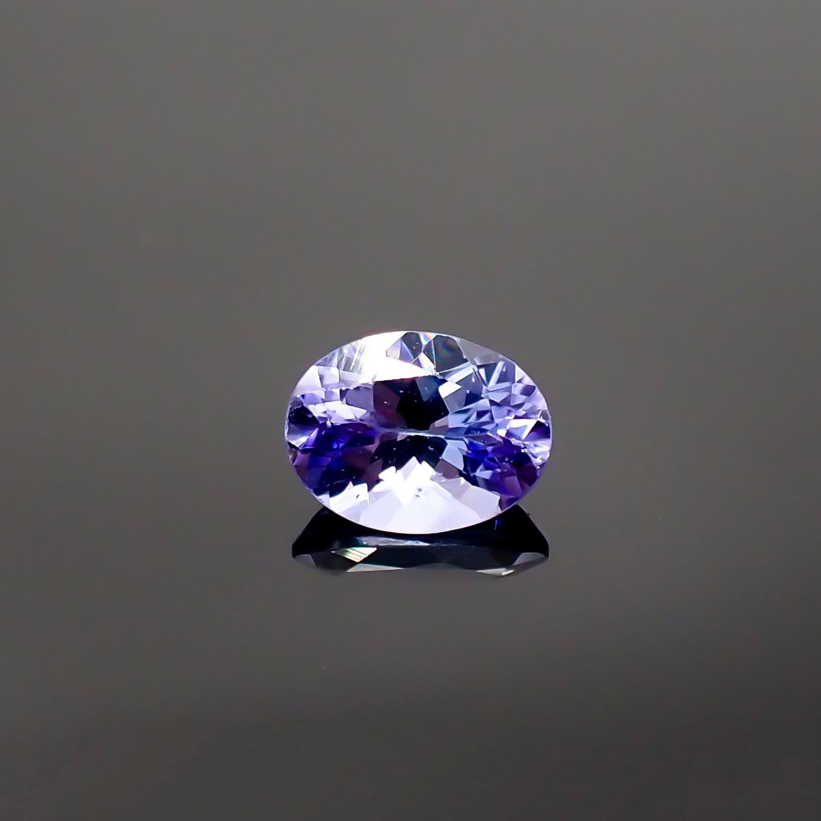 タンザナイト(宝石名タンザナイト) タンザニア産 1.60ct 識別済[210711836]8.5×6.4mm前後