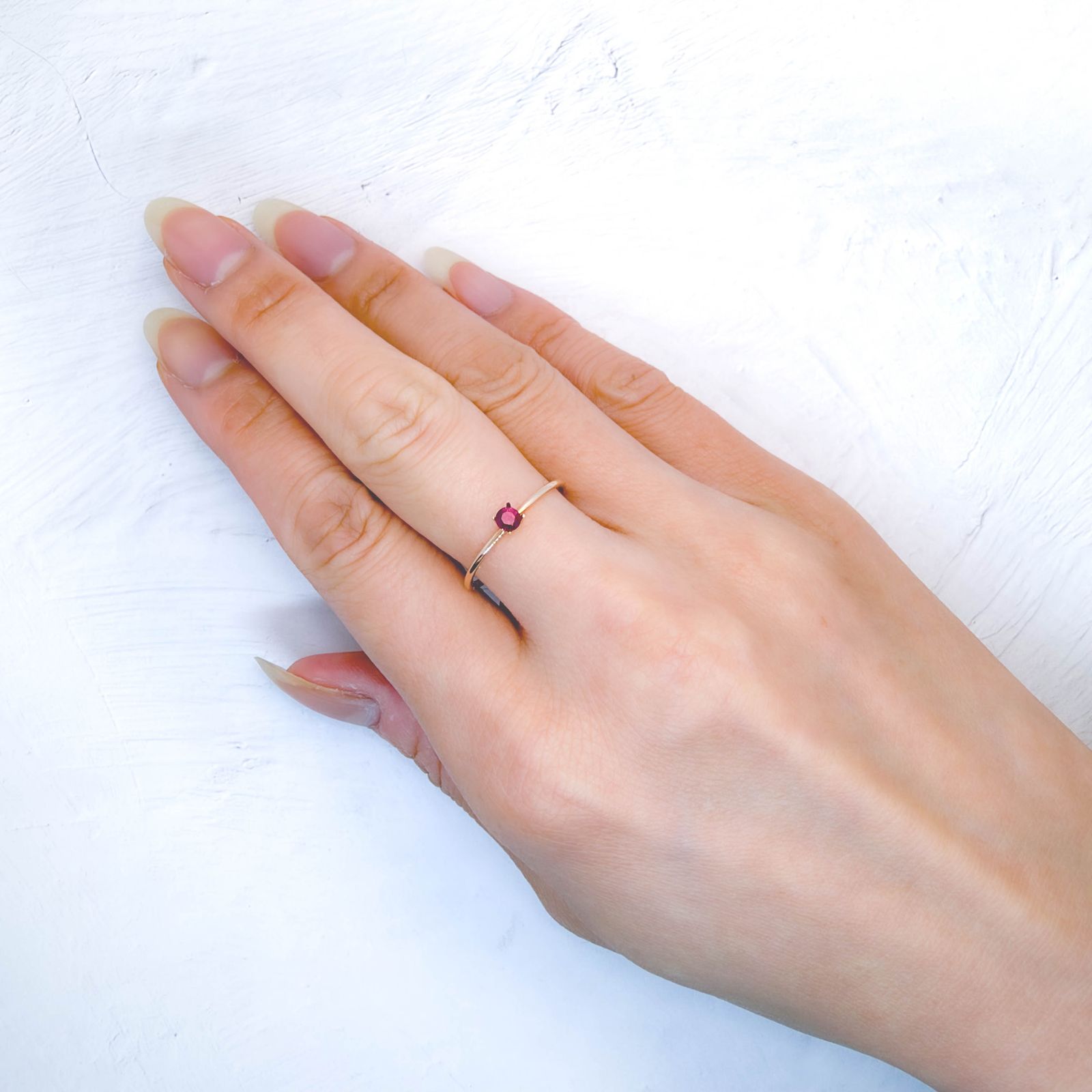 ルビー グリーンランド産 0.15ct / 3x3mm前後 [261033225]