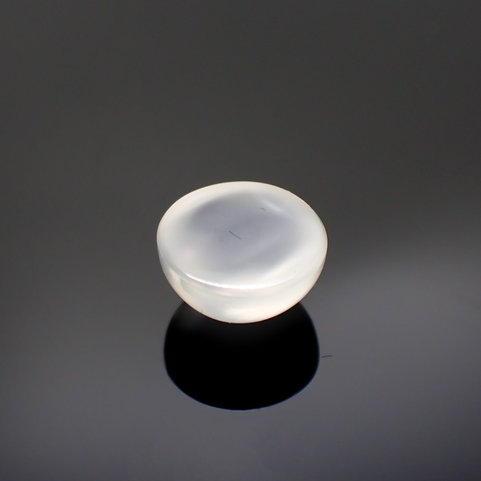 ムーンストーンキャッツアイ(宝石名ムーンストーン・キャッツアイ) インド産 識別済 4.16ct / 10.1x10.1mm前後 [260212739]