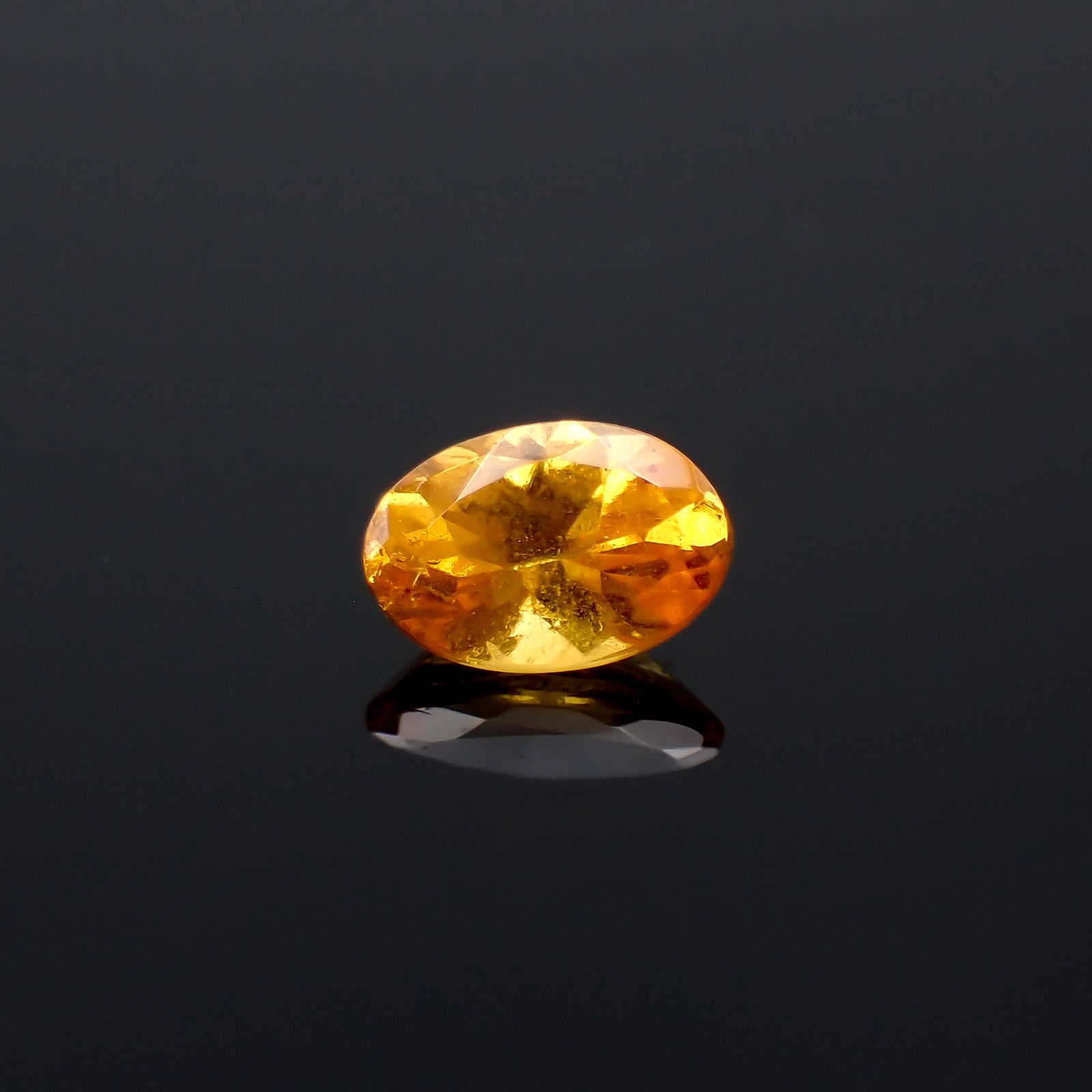 スペサルティンガーネット ナイジェリア産 0.52ct[230923385]5.8x3.9mm 