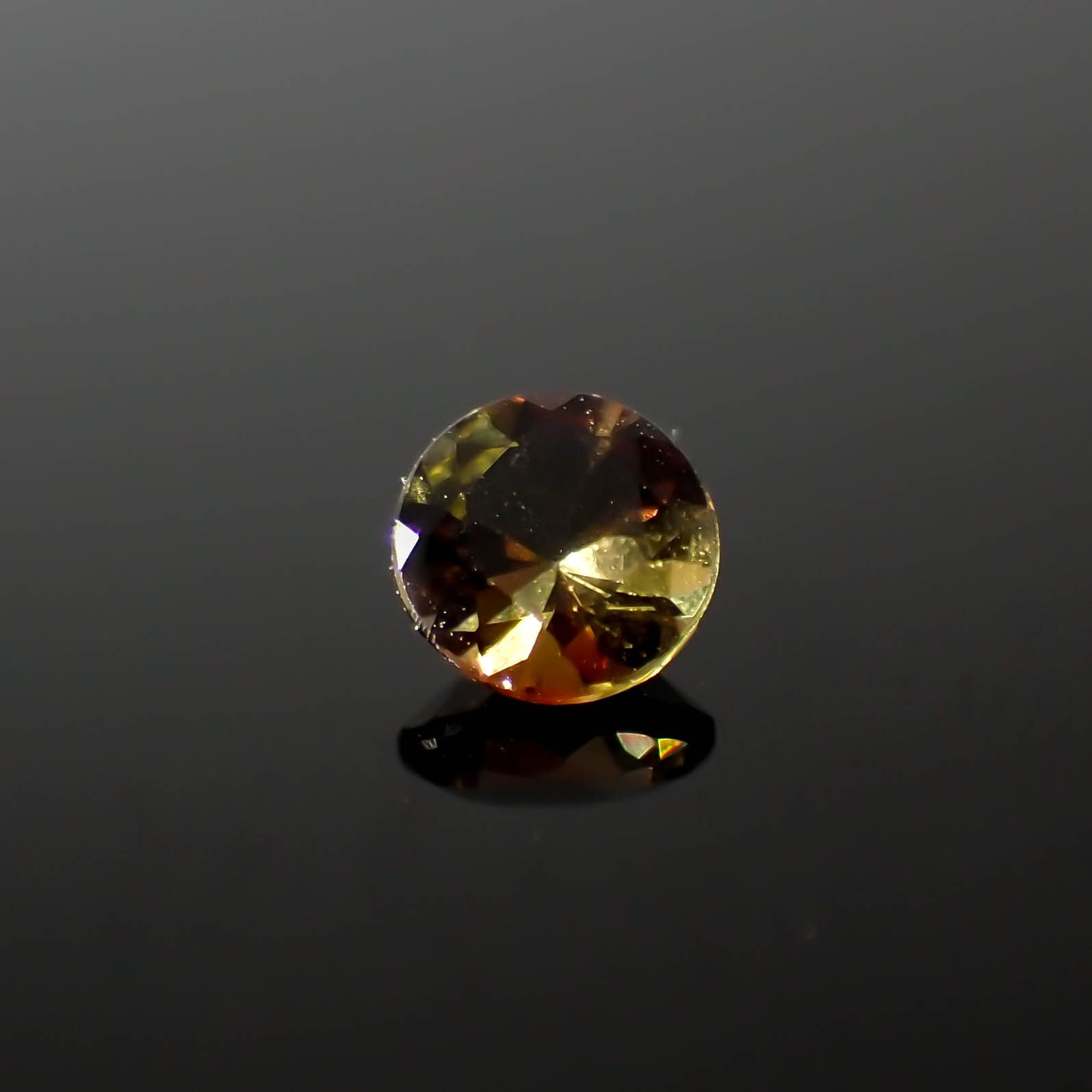アンダリュサイト(宝石名アンダリュサイト)スリランカ/マダガスカル産 0.26ct 識別済[240226118]4x4mm前後