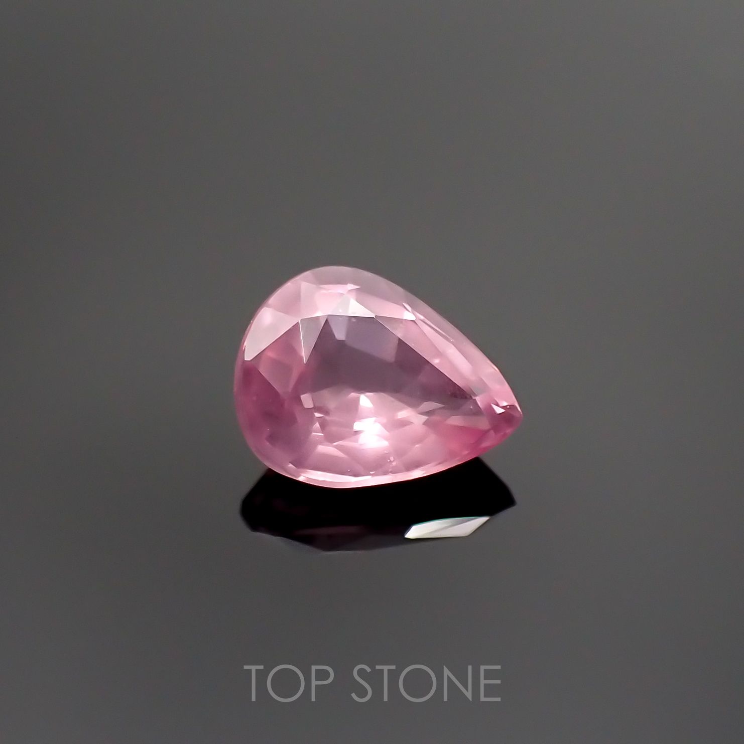シルキーピンクスピネル(宝石名ピンク・スピネル) タンザニア産 0.60ct 識別済[210912904]6.2×4.9mm前後