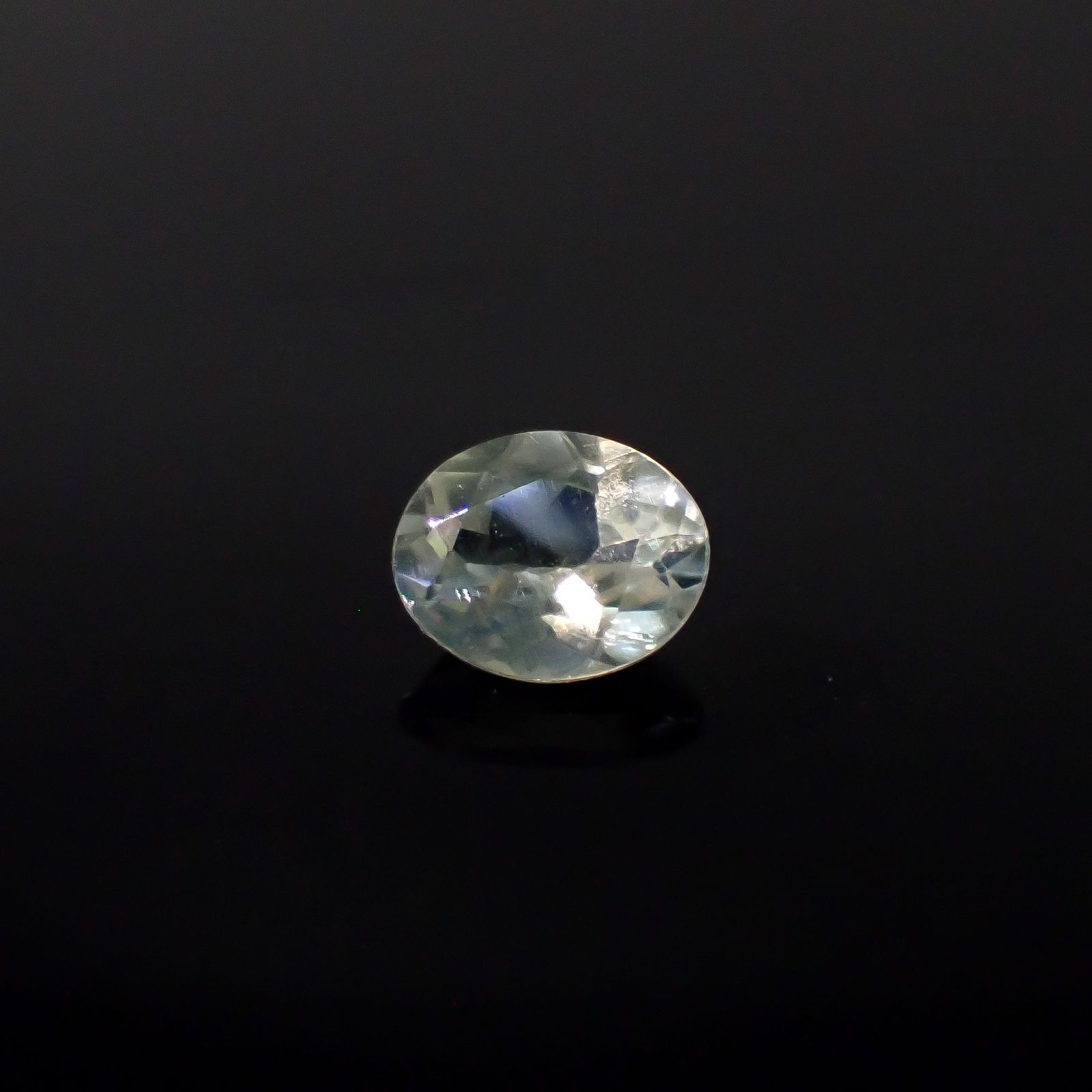 クリソベリルキャッツアイ スリランカ産 0.43ct [250329926]5.1x4.1mm前後