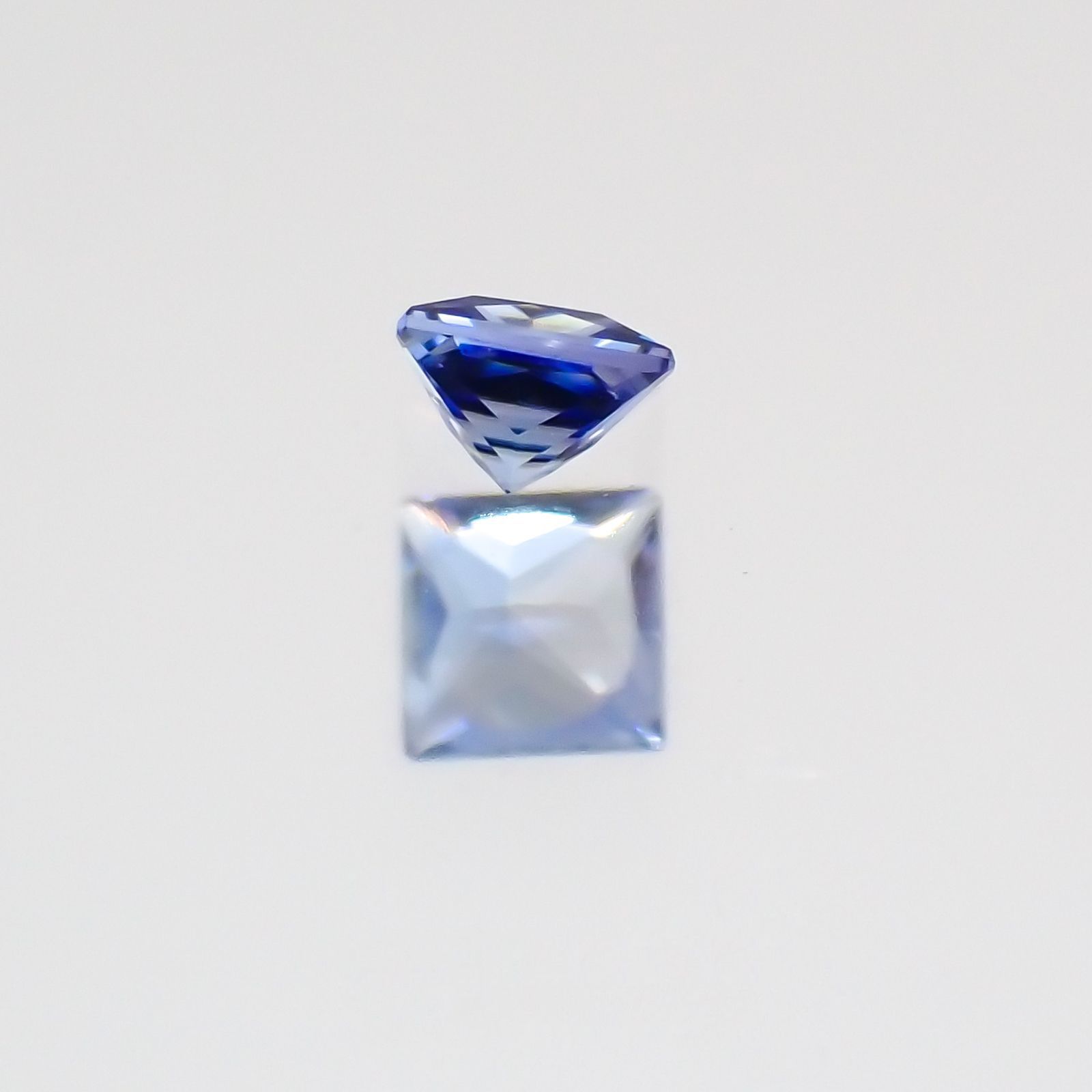 ◇プリンセスカット◇ベニトアイト アメリカ産 ルース 0.058ct[21049044]2.2×2.2mm前後