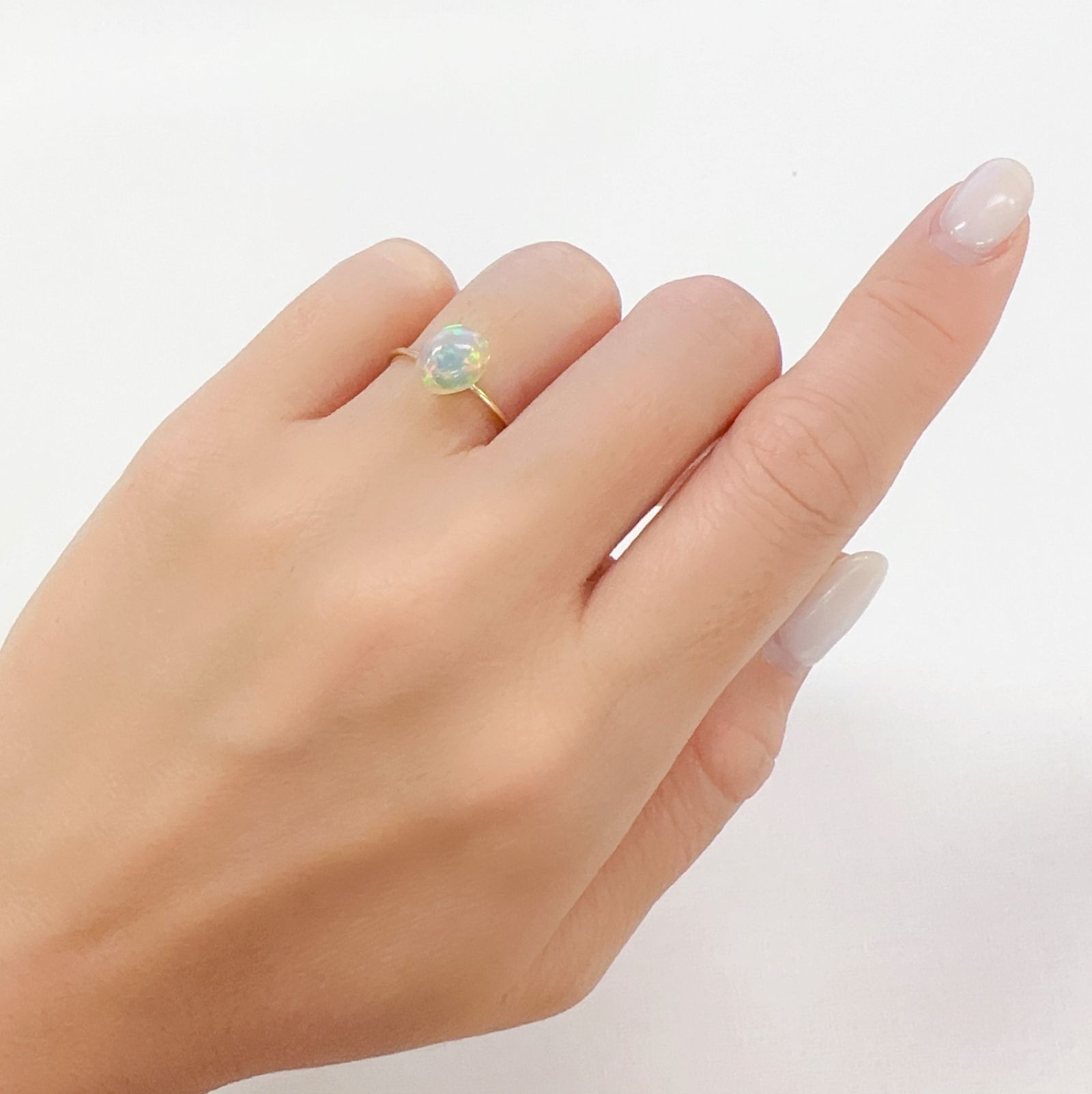 エチオピアオパール(宝石名オパール)エチオピア産 1.13ct 識別済[230722913]8.9x6.9mm前後