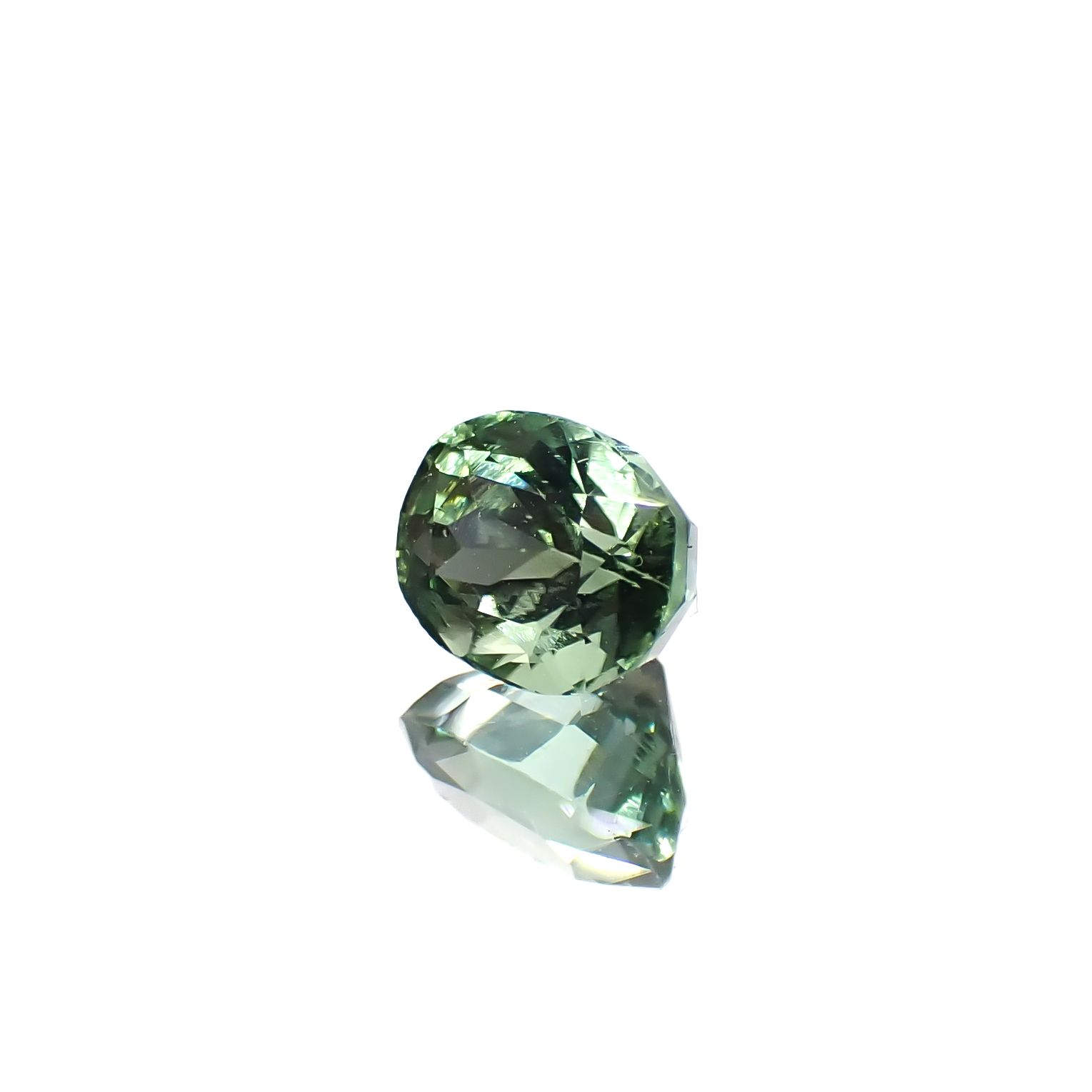 グリーントルマリン(宝石名トルマリン)アフガニスタン産 0.82ct 識別済[240527795]6x4.8mm前後