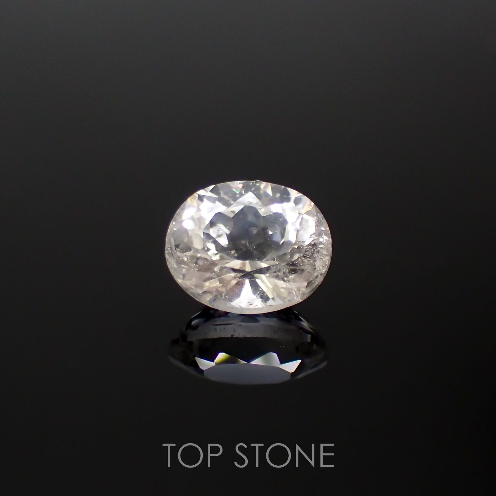 フェナカイト(宝石名フェナカイト)マダガスカル産 1.11ct 識別済[220817210]7.2x5.9mm前後