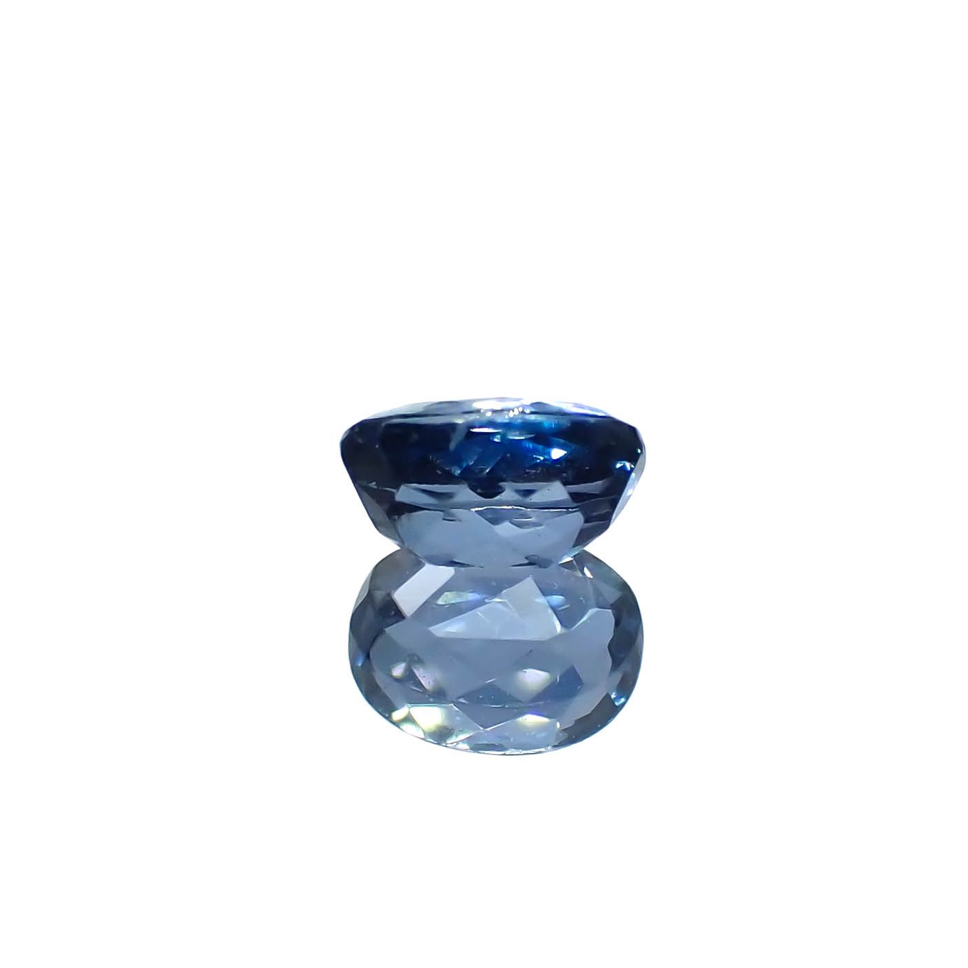 タトゥーアクアマリン ブラジル・ミナスジェライス州タトゥー鉱山産 0.37ct[240226074]5.1x3.8mm前後