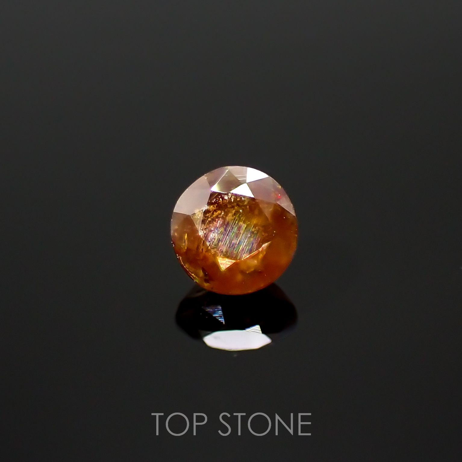 レインボーガーネット 日本・奈良県天川村産 0.35ct[220616301]4x3.9mm前後