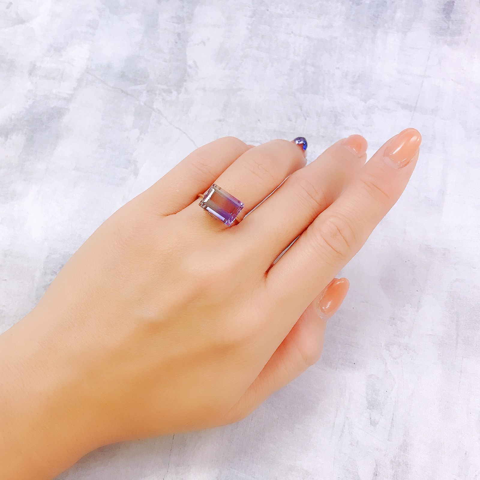 アワーグラスアメジスト(宝石名バイカラー・クォーツ)モロッコ産 5.01ct 識別済[220917635]12.2x8.9mm前後