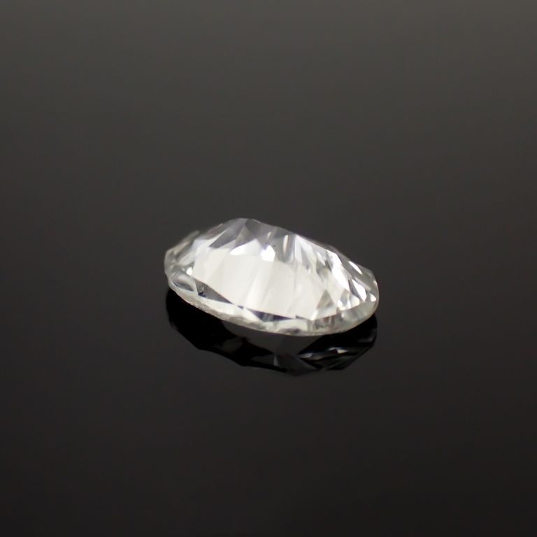 フォルステライト(宝石名フォルステライト)ビルマ産 0.784ct ソ付(彩珠)[221018472]7.7x5.5mm前後