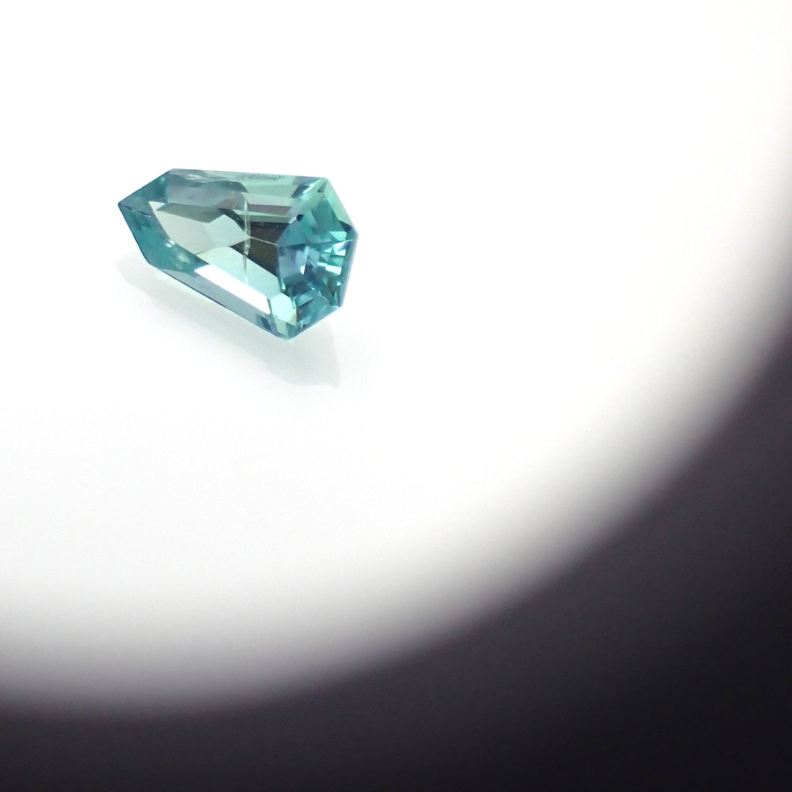 ◇カスタムカット◇ブルーコーネルピン タンザニア産 0.36ct[231224501]5.9x3.7mm前後