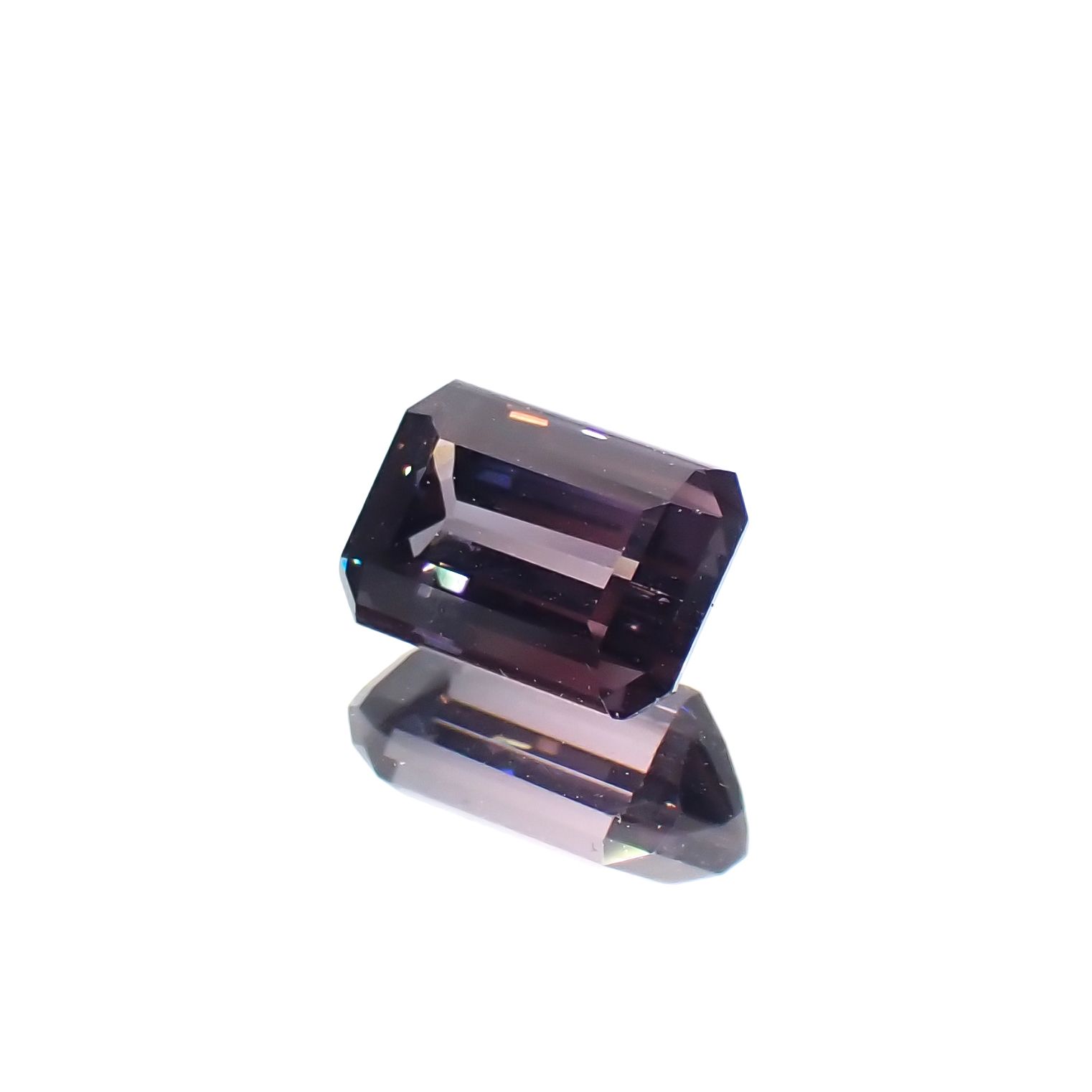 バイカラースピネル フルオレッセンス タンザニア/マダガスカル産 0.97ct[230722679]6.3x4.3mm前後