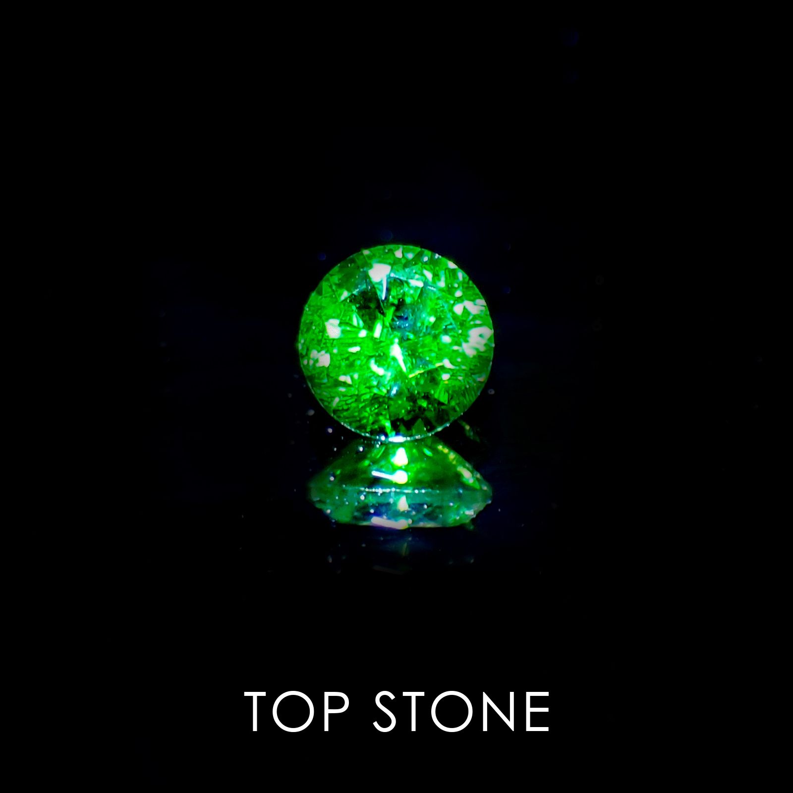 デマントイドガーネット(宝石名デマントイド・ガーネット)  ロシア産 0.174ct ソ付(彩珠)[210410510]3.3×3.3mm前後