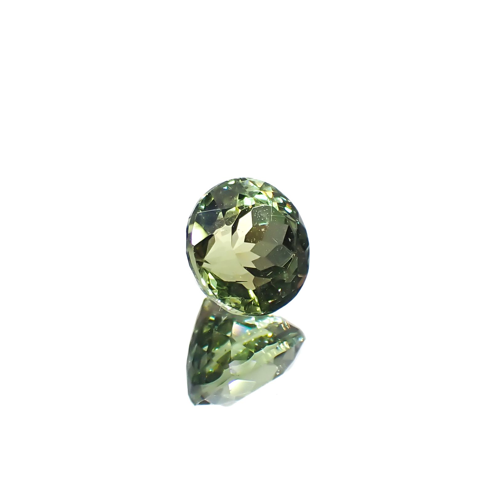 グリーンアパタイト マダガスカル産 0.88ct [241129484]5.5x5.5mm前後