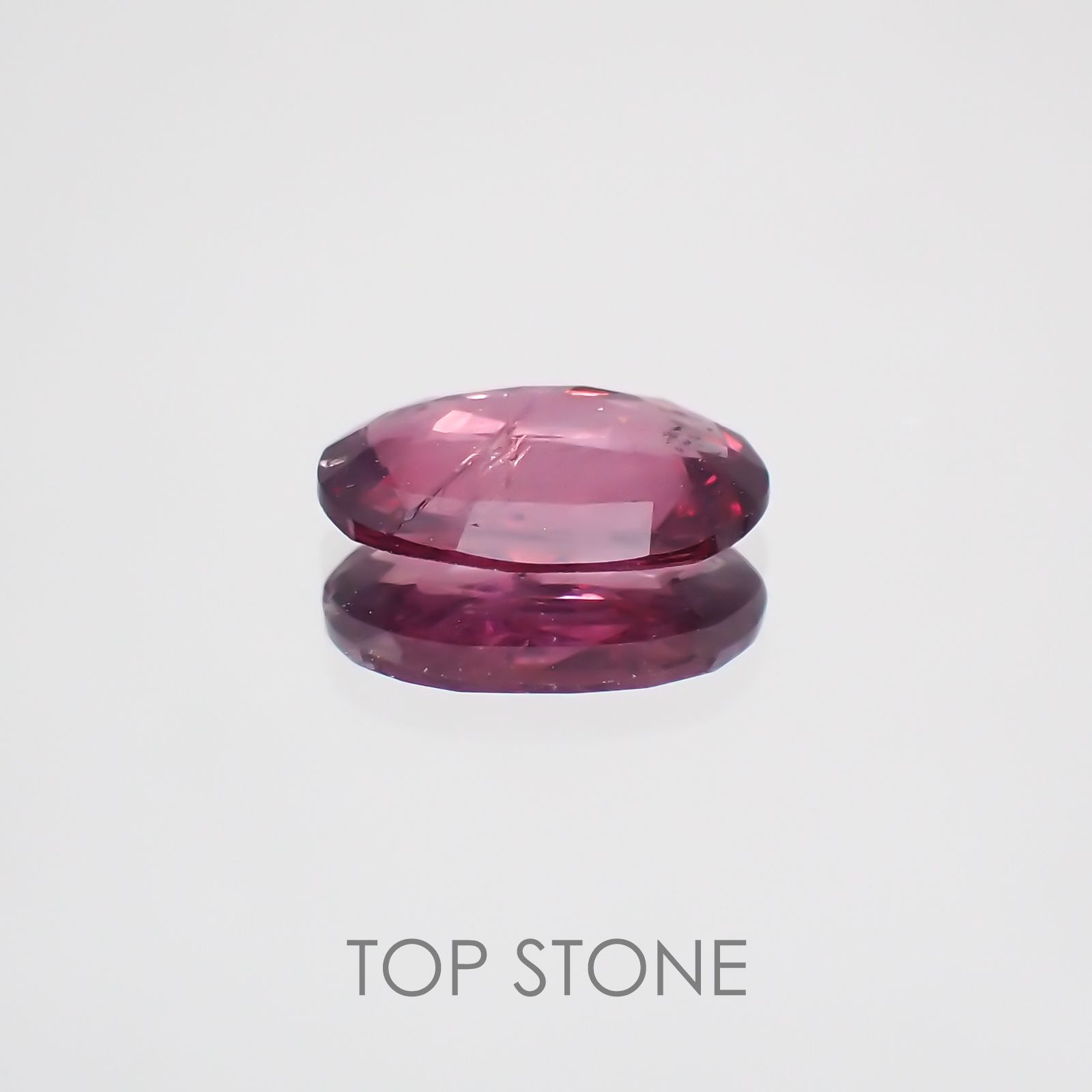 パープルサファイア(宝石名パープル・サファイア) カシミール産 0.895ct ソ付(彩珠)[210310238]7.8×5.6mm前後