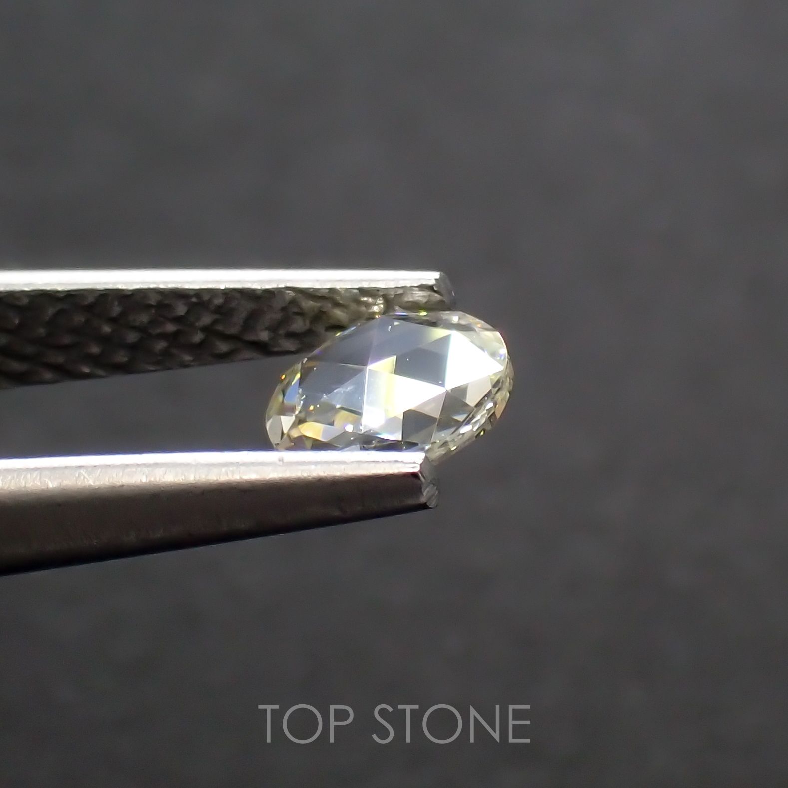 ◇ローズカット◇ダイヤモンド(宝石名ダイアモンド) 0.251ct ソ付(彩珠)[210913123]4.2×4.2mm前後
