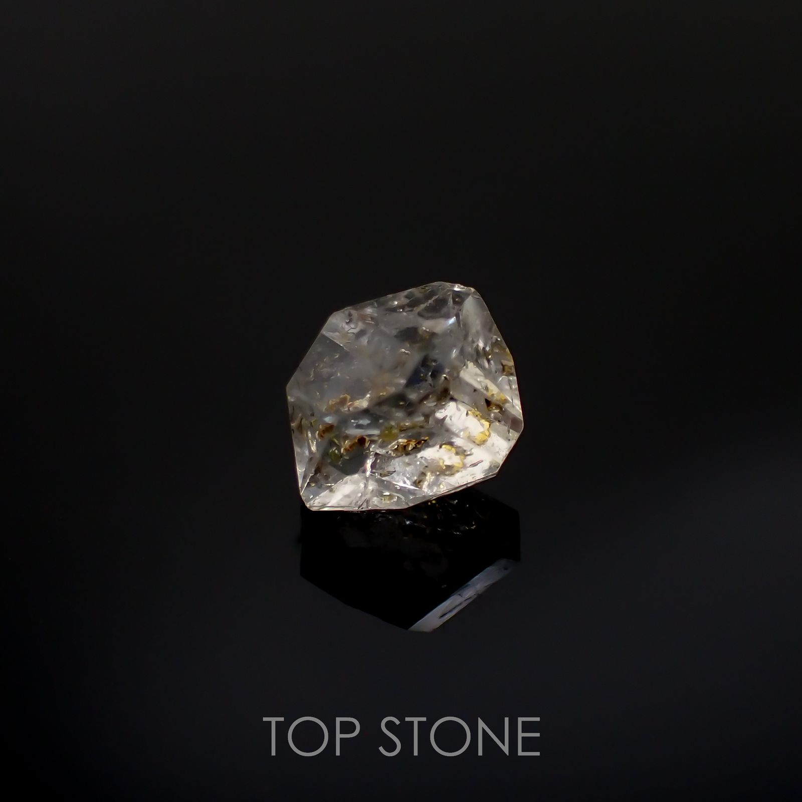 オイルインクォーツ 原石 パキスタン産 2.38ct[220616495]9.5x8.1mm前後