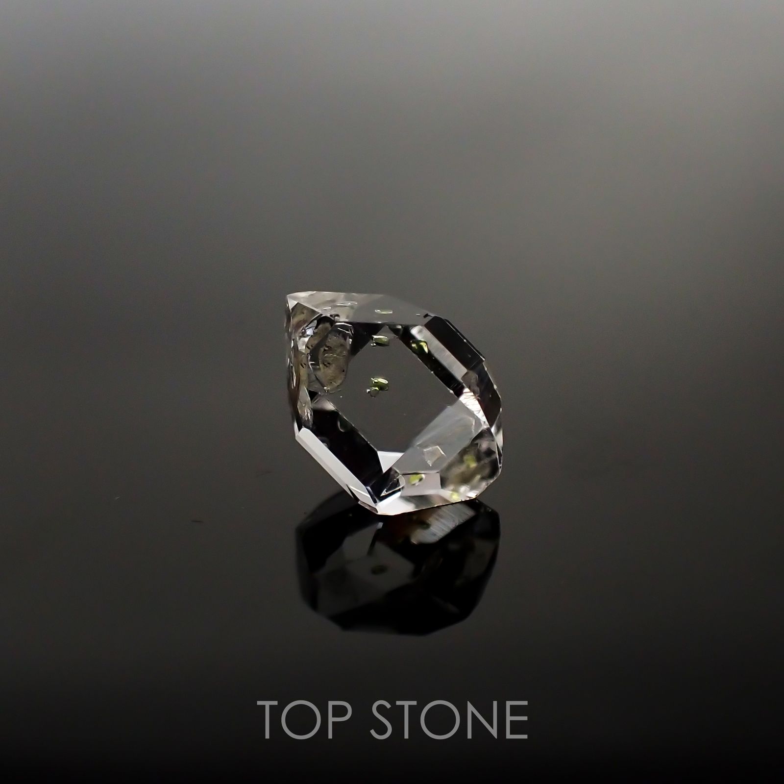 オイルインクォーツ パキスタン産 ルース 3.65ct[210911445]12.2×8.4mm前後