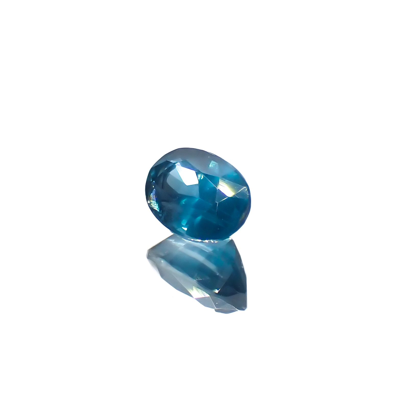 オーシャンブルーカイヤナイト(宝石名カイヤナイト)インド・オリッサ産 0.69ct 識別済[240326699]6x4mm前後