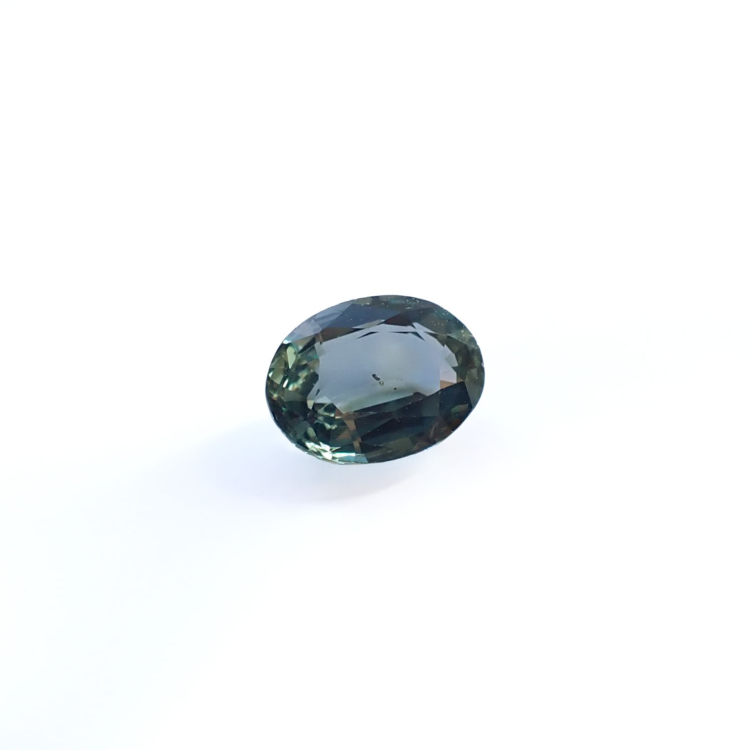 サファイア(宝石名サファイア) マダガスカル/スリランカ産 ソ付(彩珠) 1.617ct / 7.9x6mm前後 [260112479]