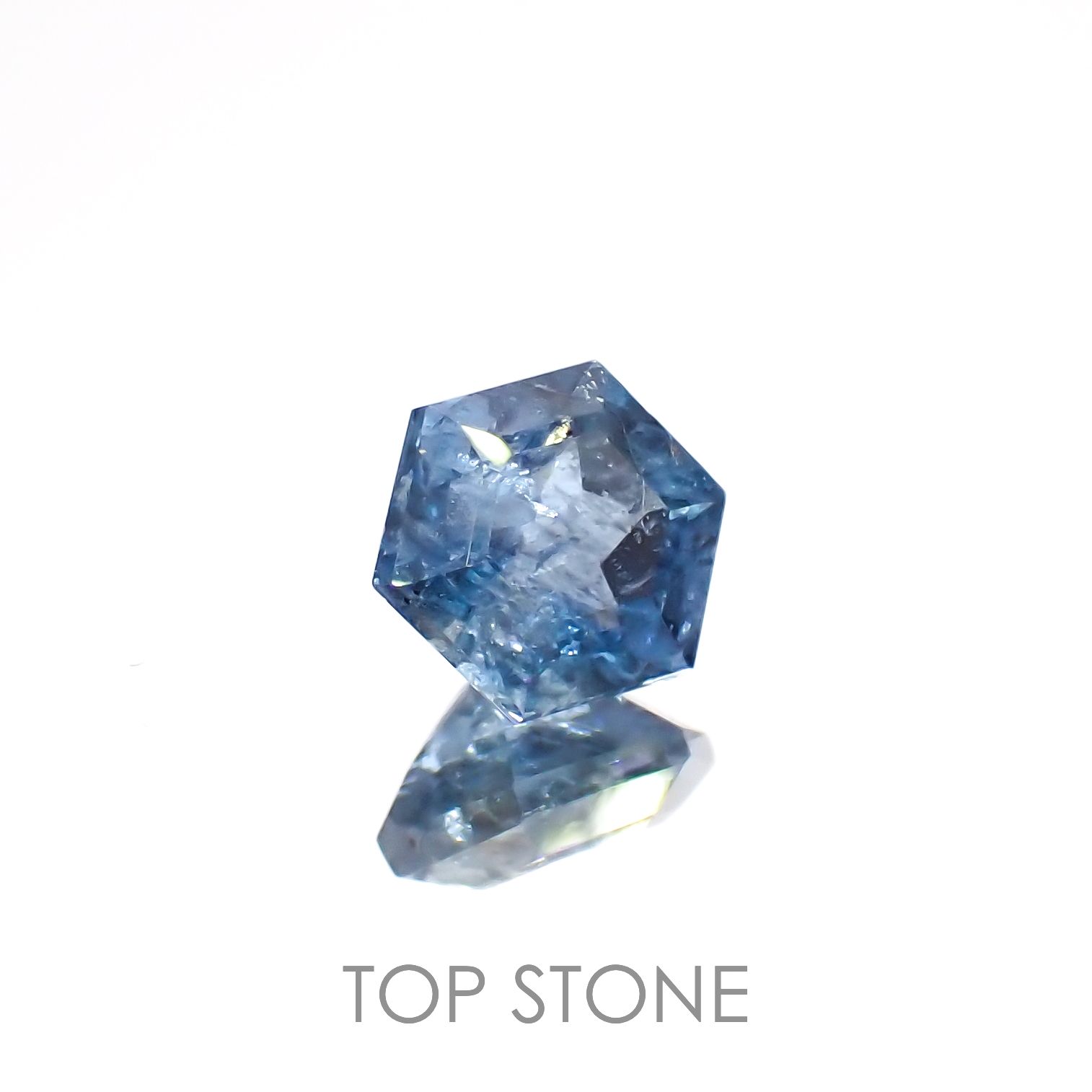 ◇ヘキサゴンカット◇サンタマリアアクアマリン ブラジル産 0.60ct[230119917]5.2x5.1mm前後