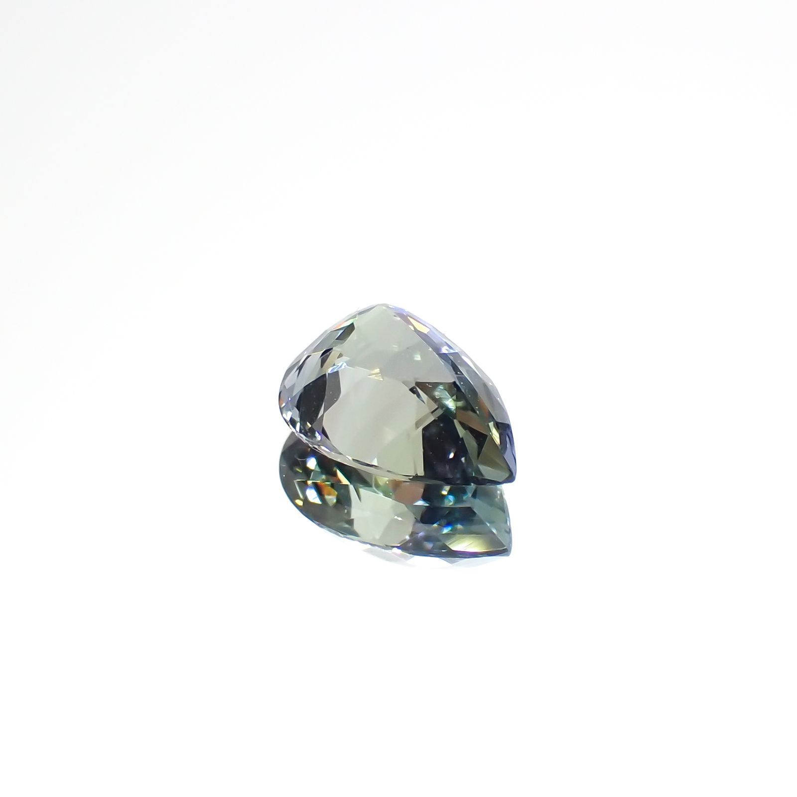 バイカラータンザナイト(宝石名ゾイサイト)タンザニア産 0.80ct 識別済[220716999]7.1x5.2mm前後