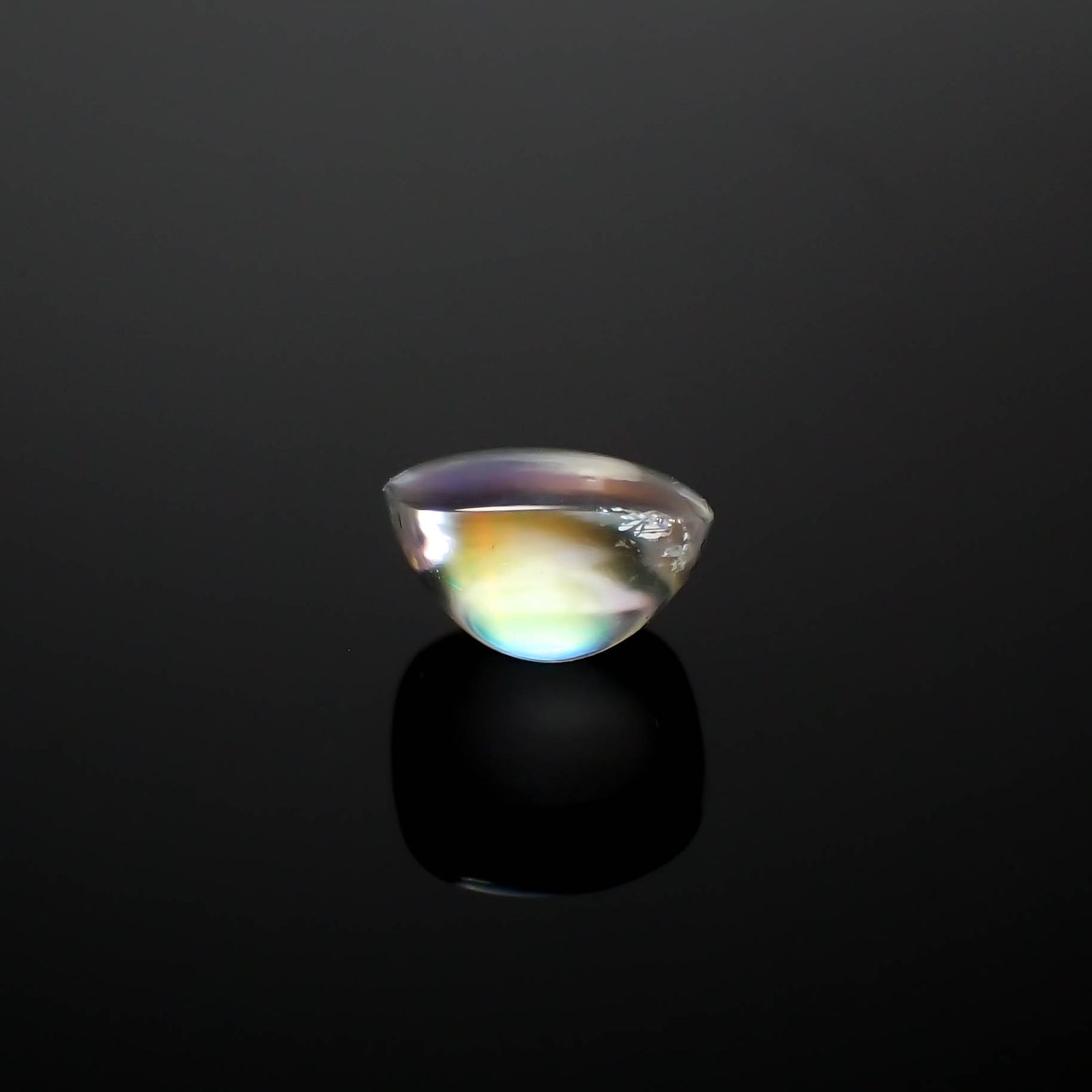 ◇バフカット◇レインボームーンストーン(宝石名ラブラドライト)マダガスカル産 1.282ct ソ付(彩珠)[240427202]6.6x6.6mm前後